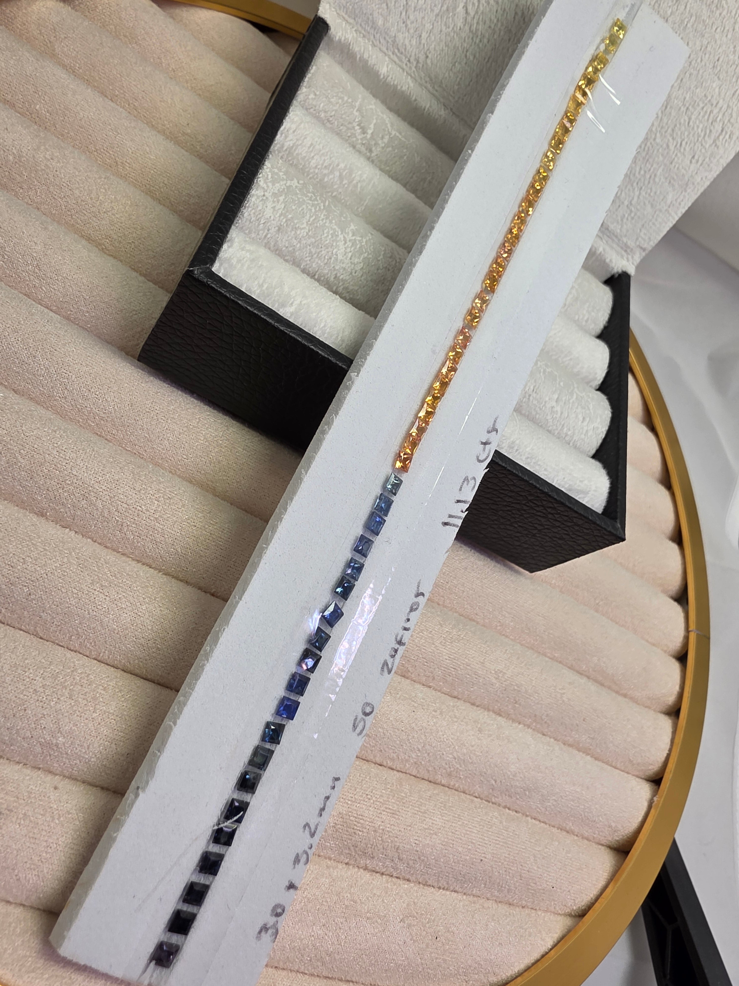 Lote de zafiro multicolor natural