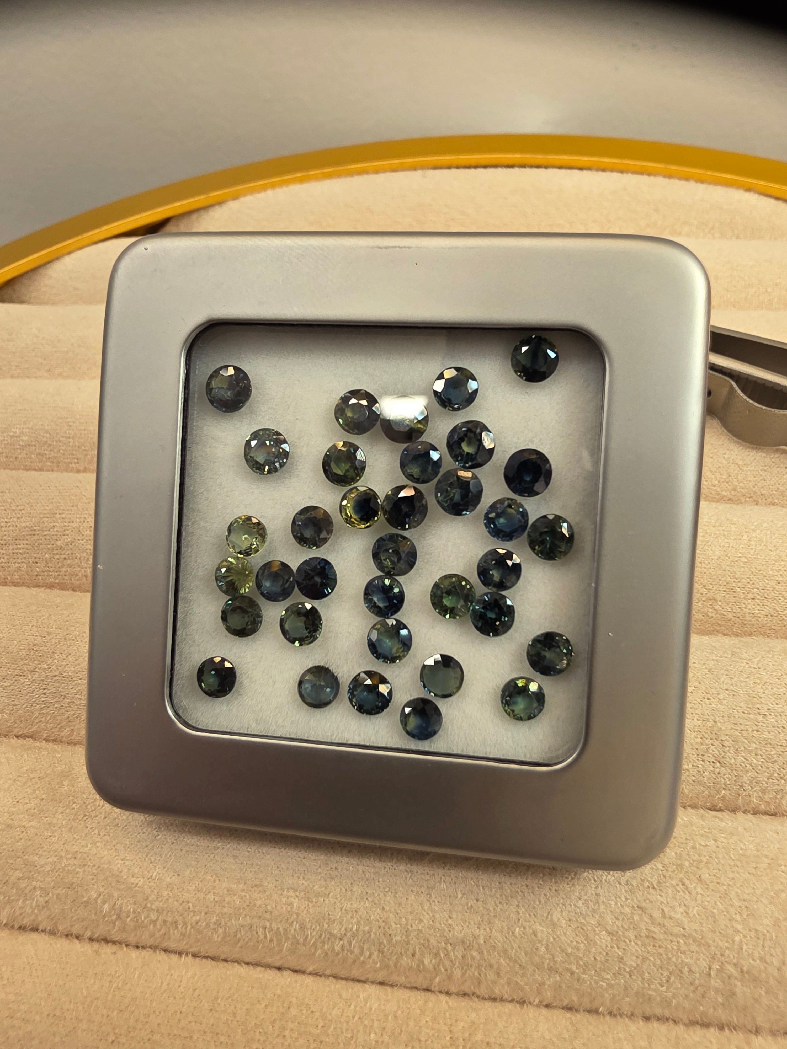 Zafiro verde natural