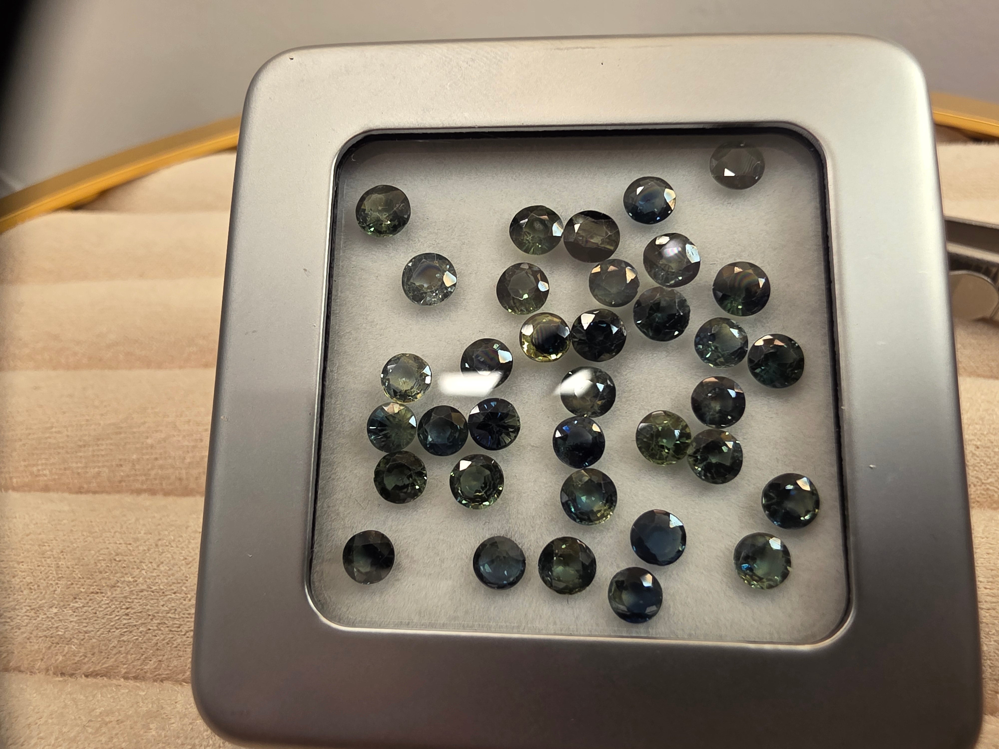 Zafiro verde natural