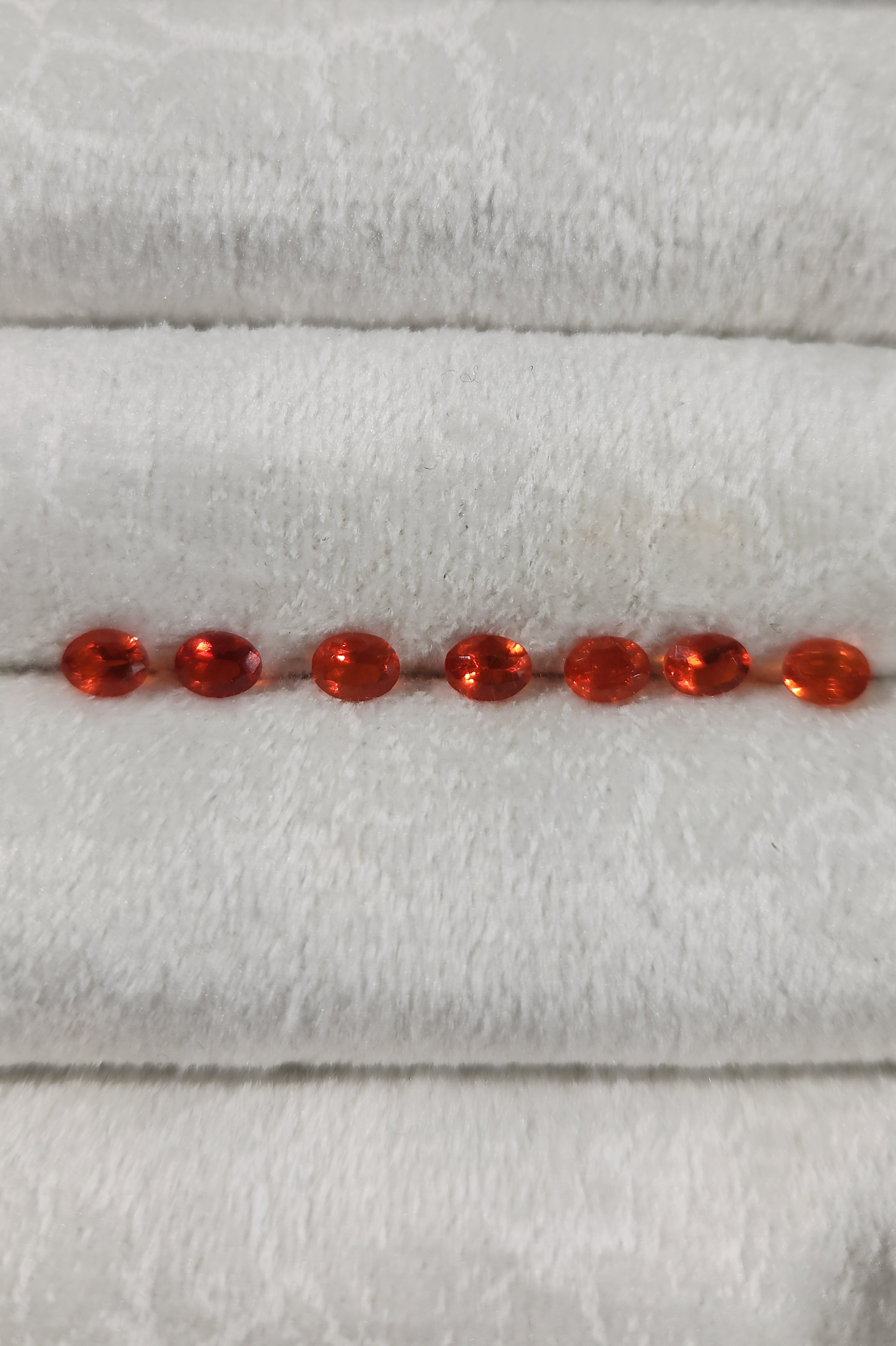 Opalo de fuego natural