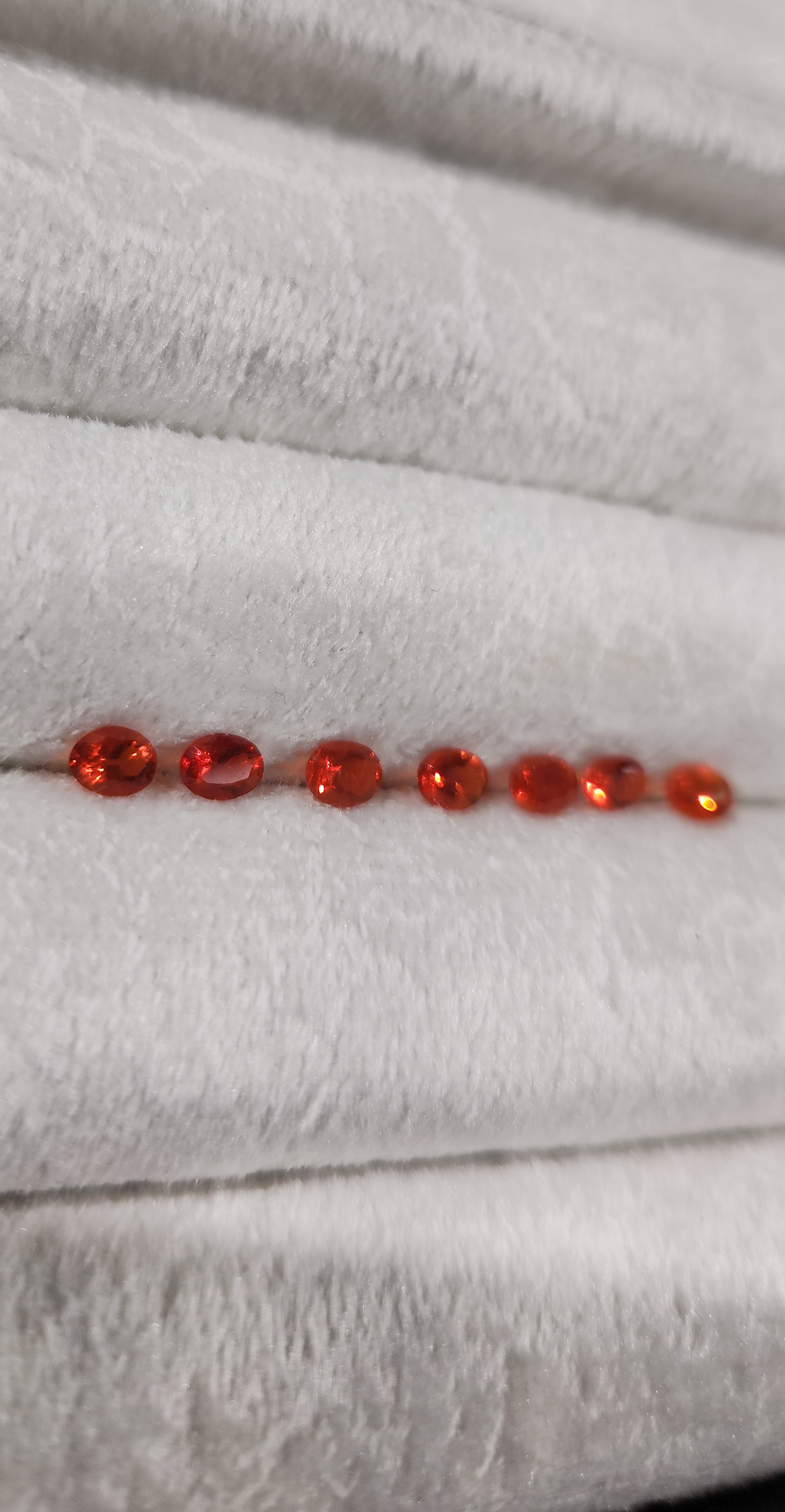 Opalo de fuego natural