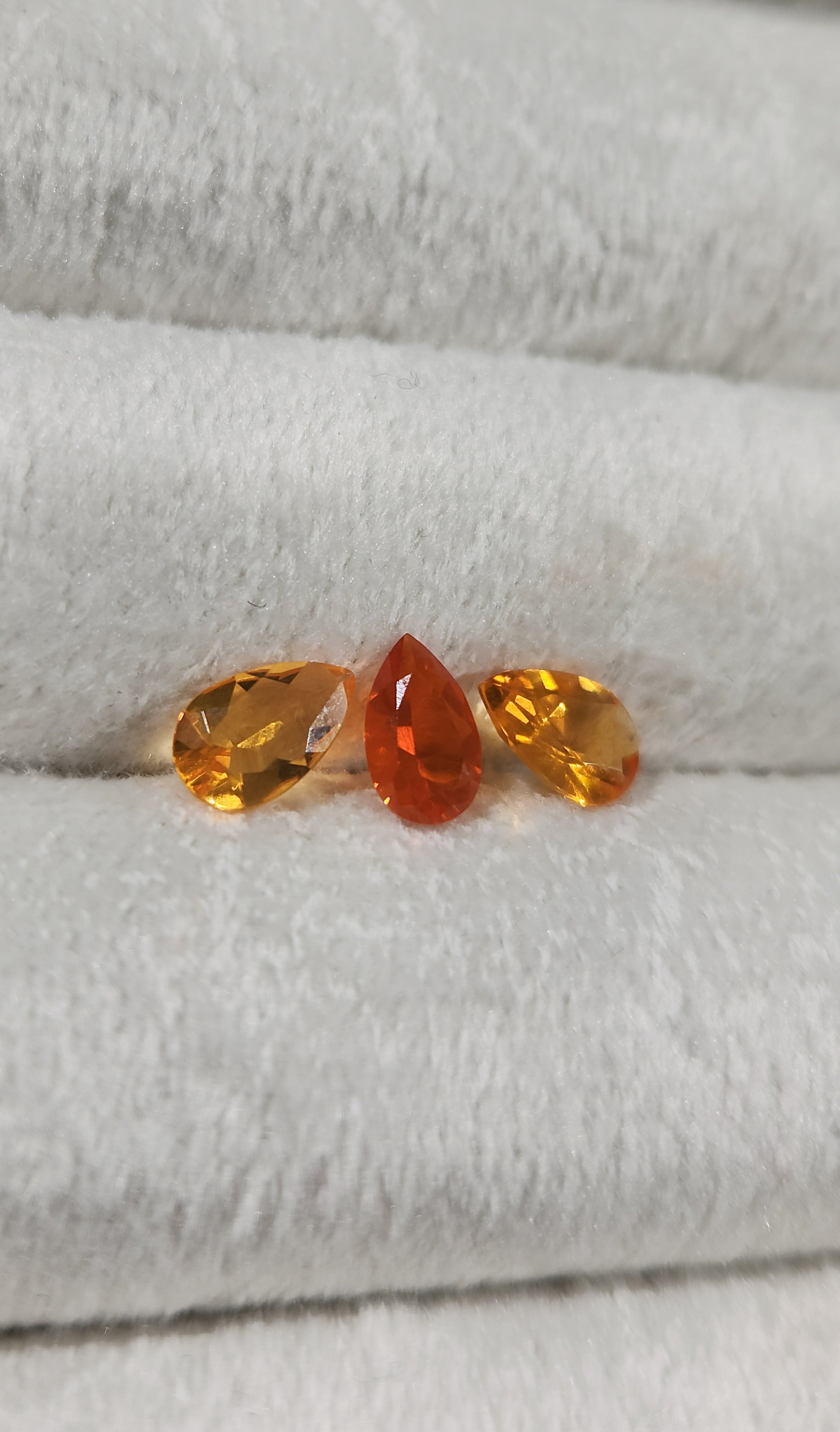 Opalo de fuego natural