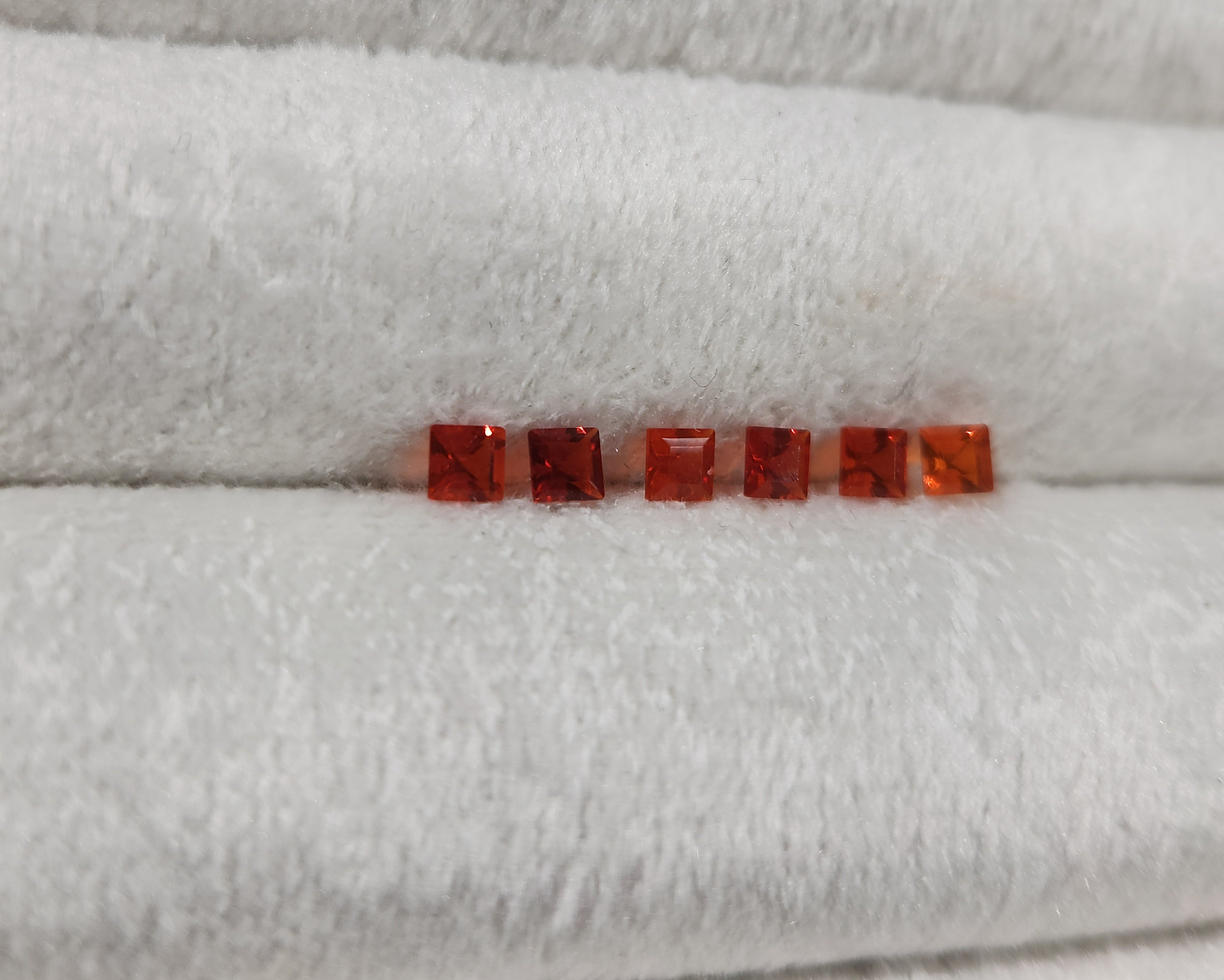 Opalo de fuego natural