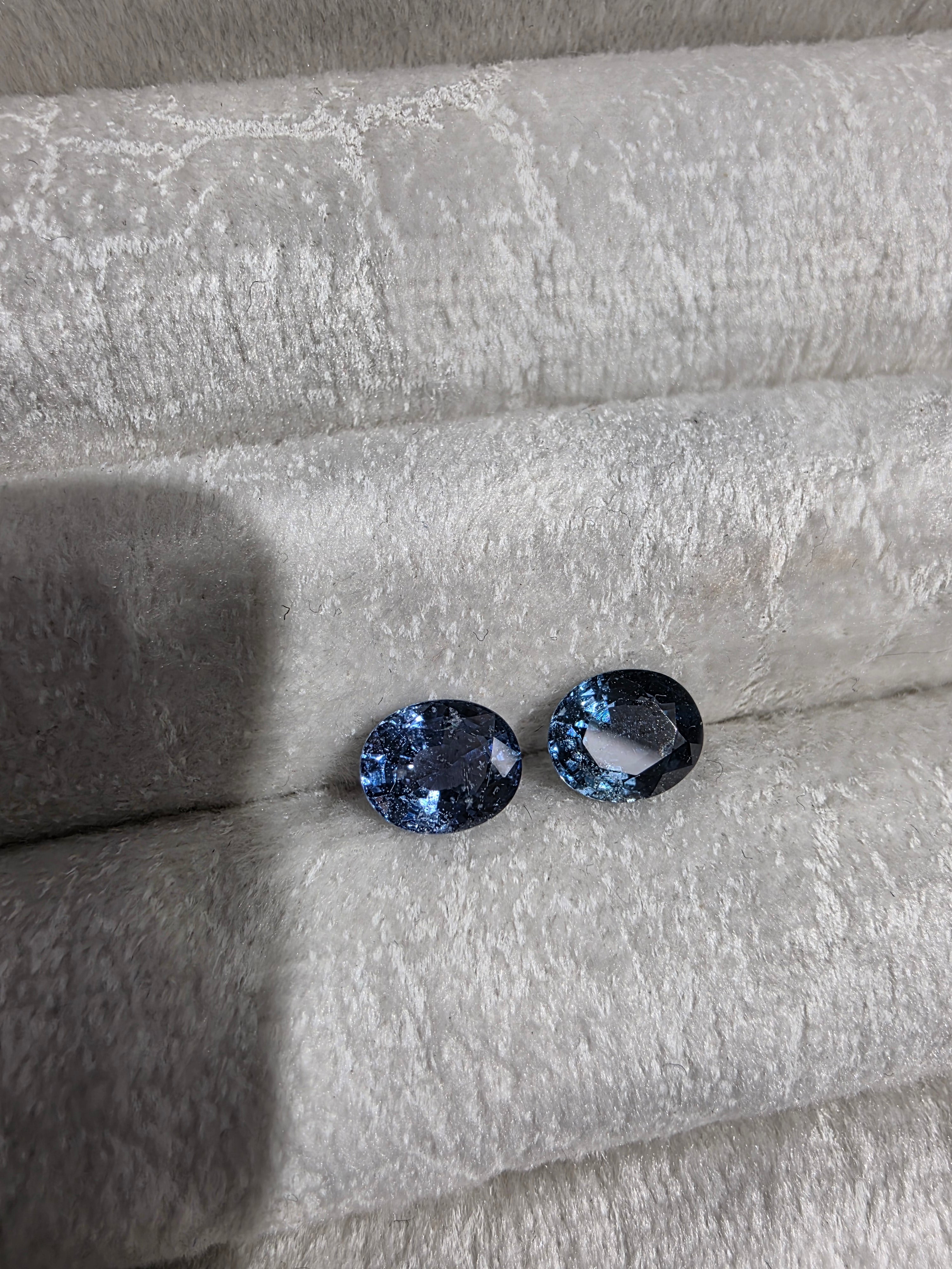 Zafiro natural 7.94 × 6.52 × 3.84 mm/  TE