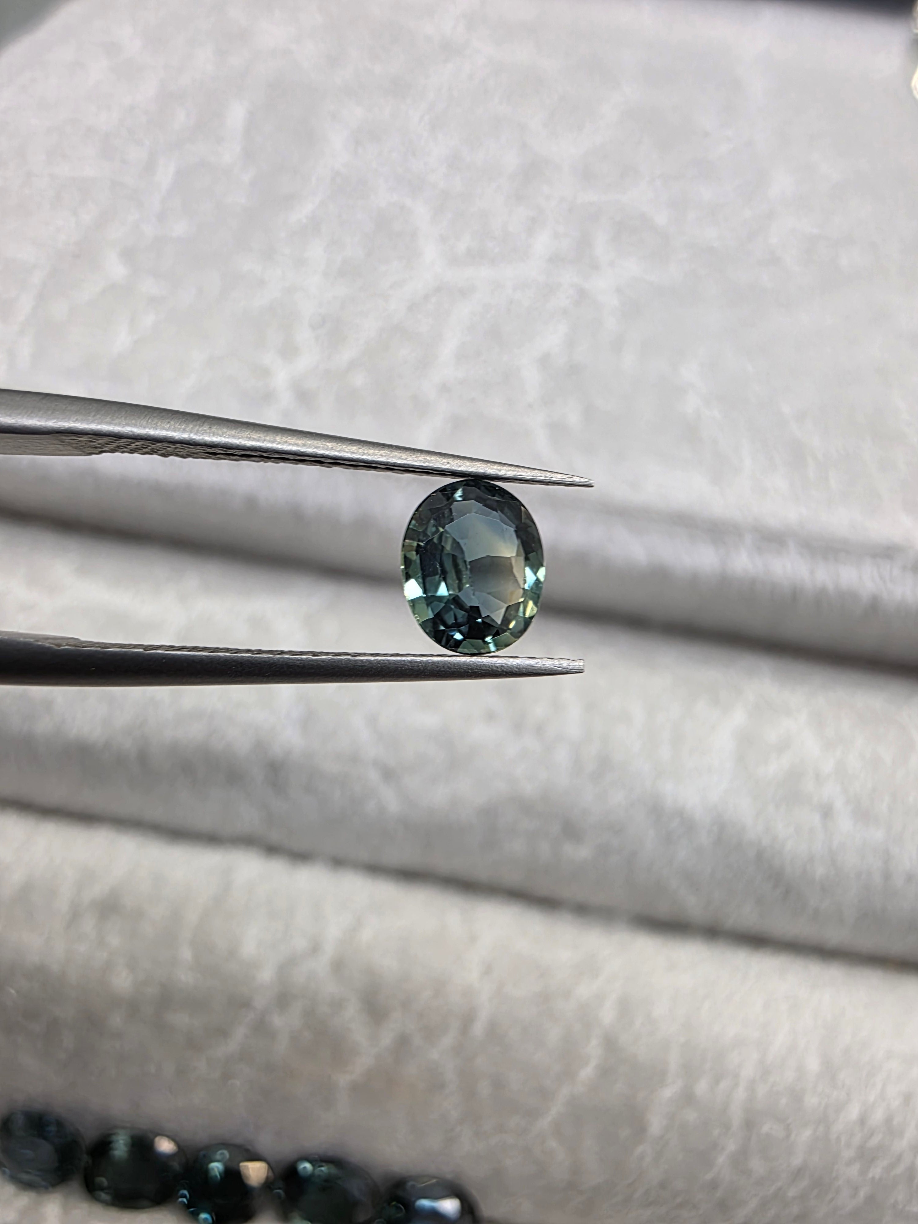 Zafito natural verde/azulado 5.99mm TE / Corte ovalado
