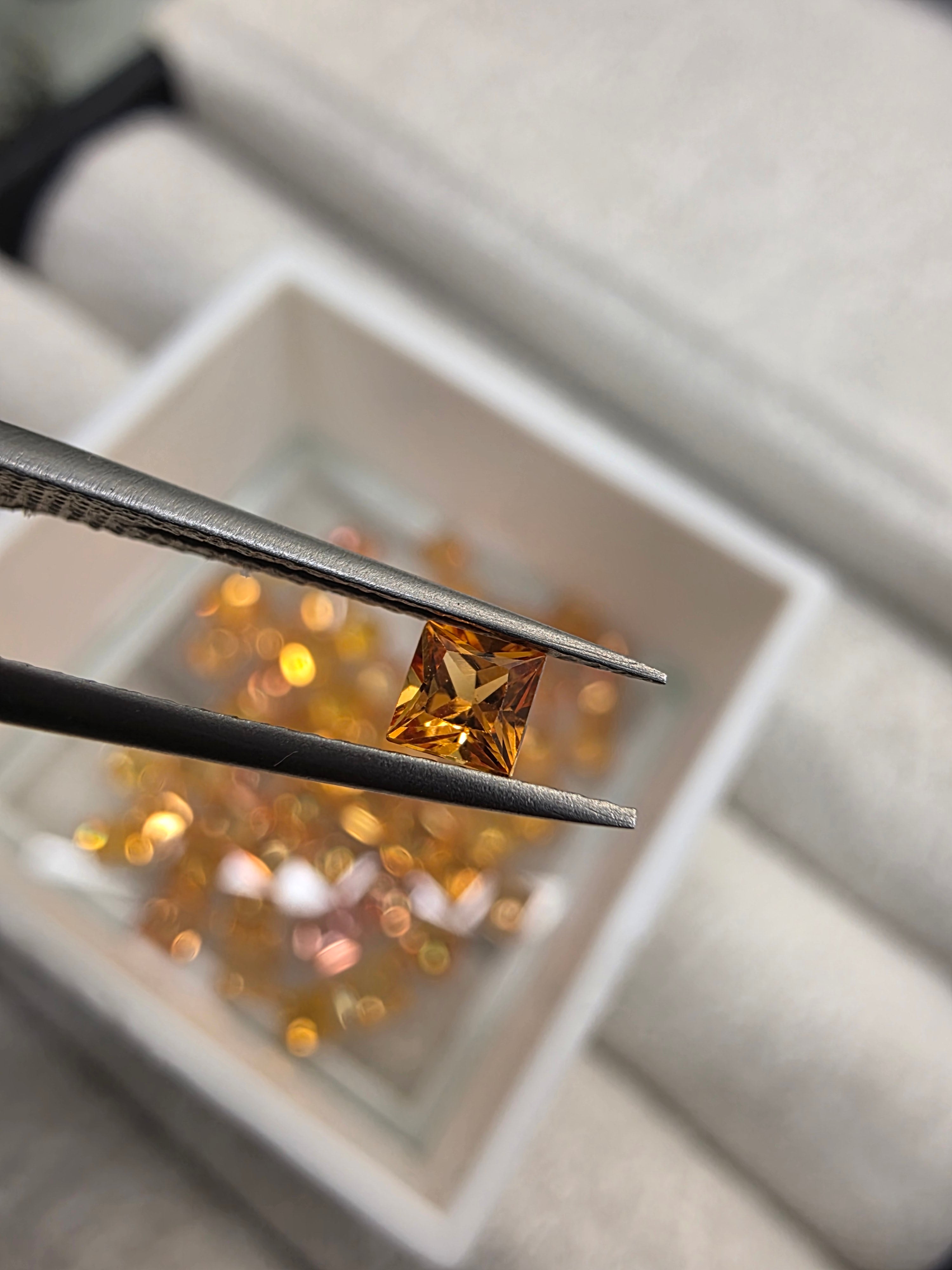 Zafiro Natural amarillo 3mm TE / Corte princesa