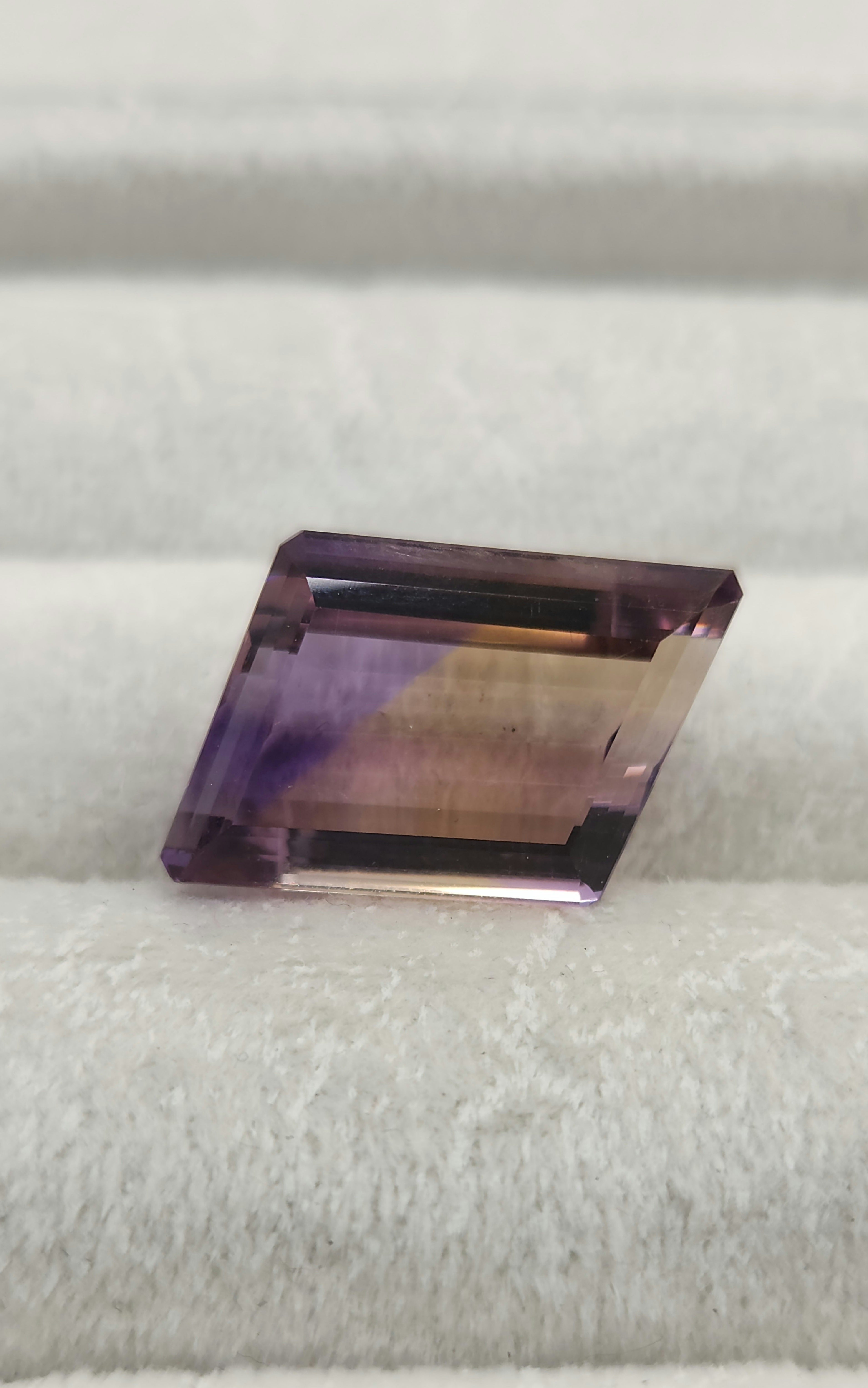 Ametrino Natural 17.30 x 14.27 x 25mm / Corte  rectangular trapezoidal