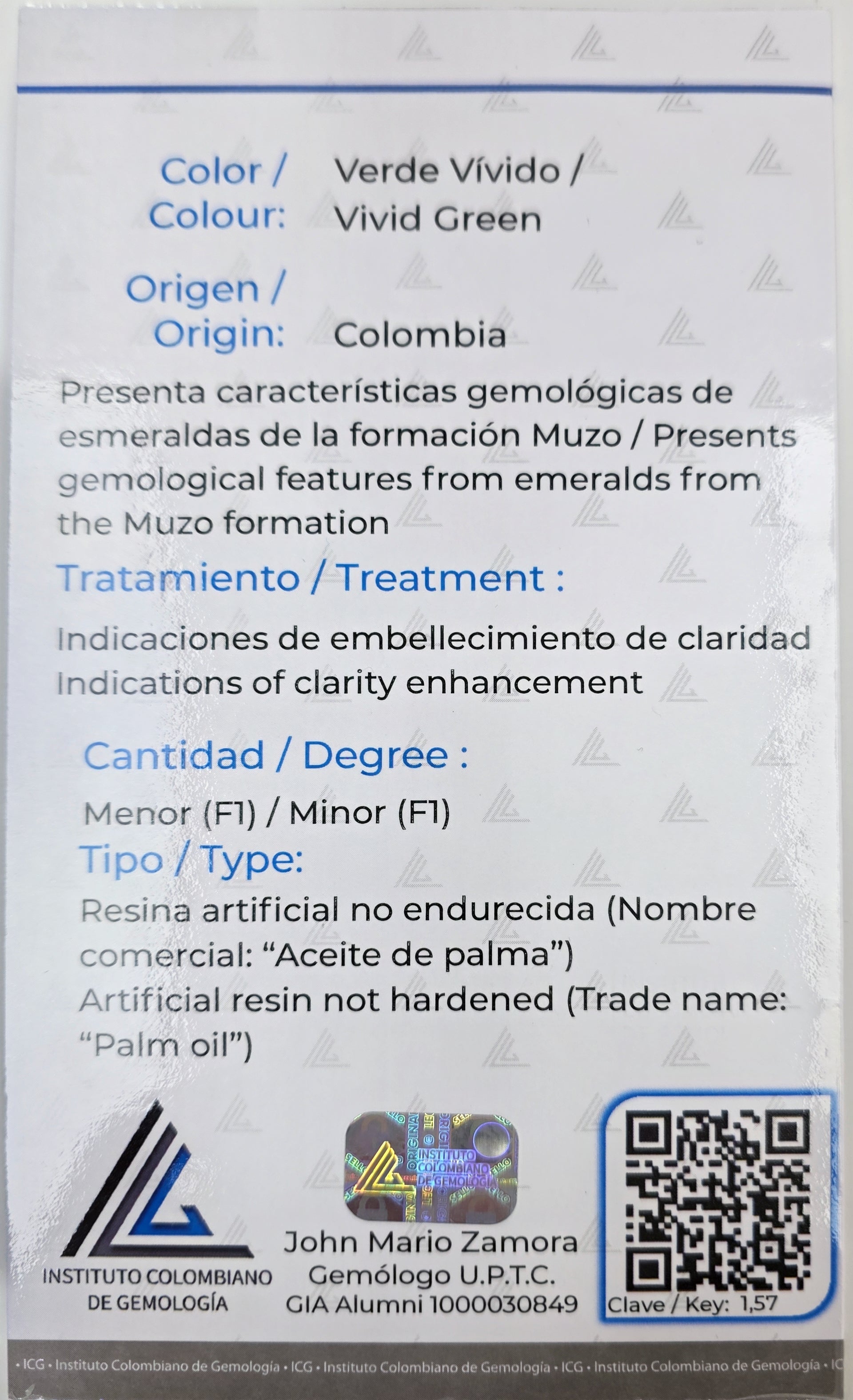 Esmeralda natural de muzo 8.38 × 5.92 × 4.59 mm / Corte rectangular