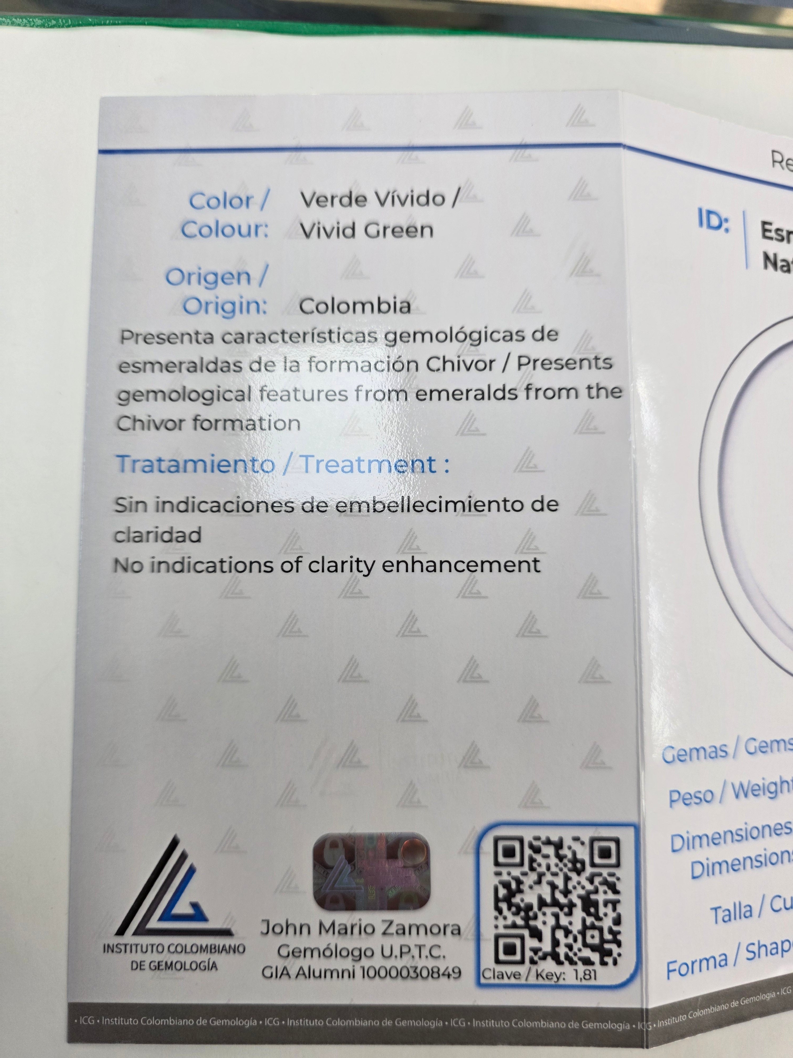 Esmeralda natural de chivor 7.93 × 7.53 × 5.32 mm / Corte cuadrado