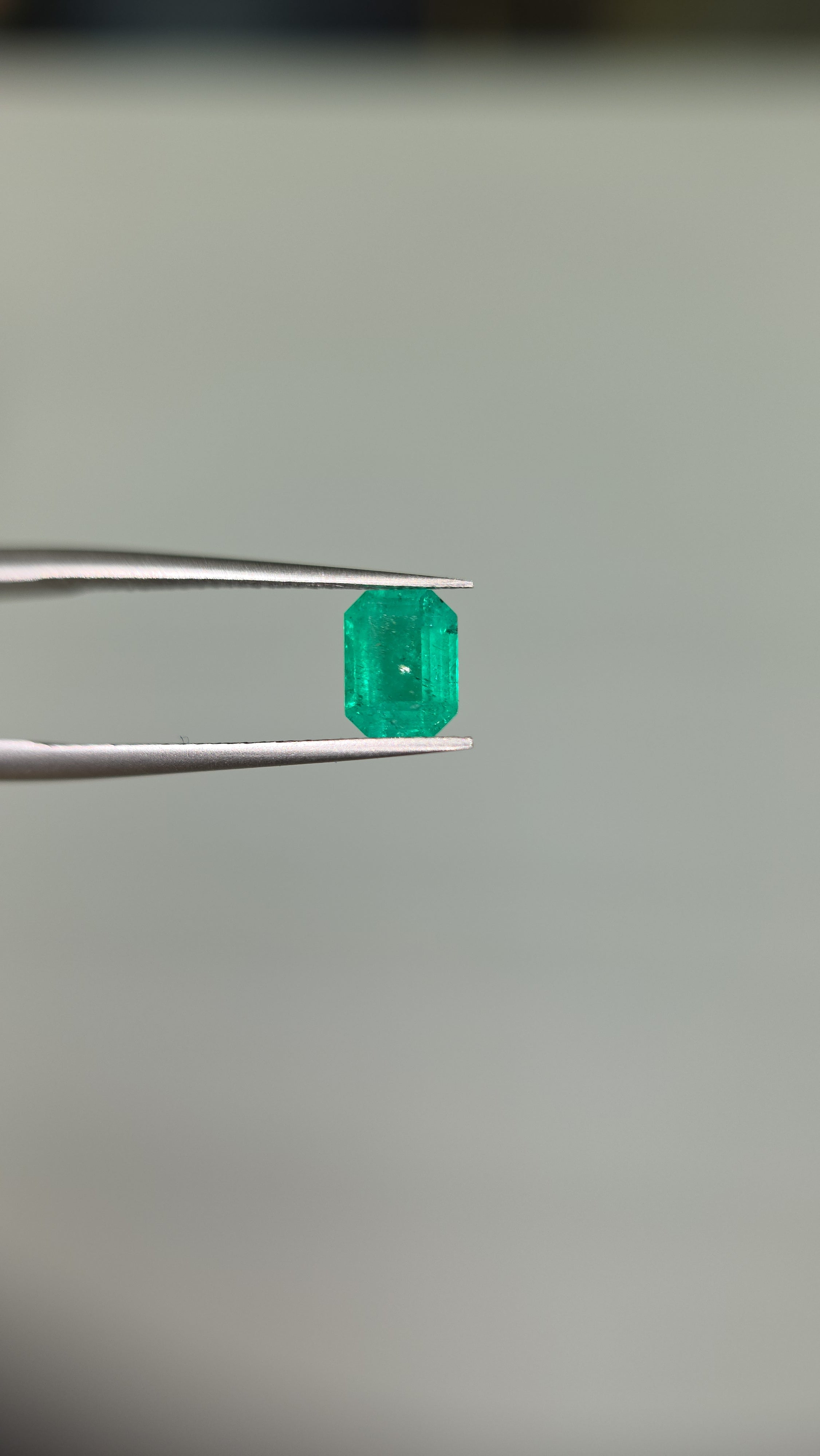 Esmeralda natural 6 x 5.61 x 4.82 mm/ Corte Rectangular