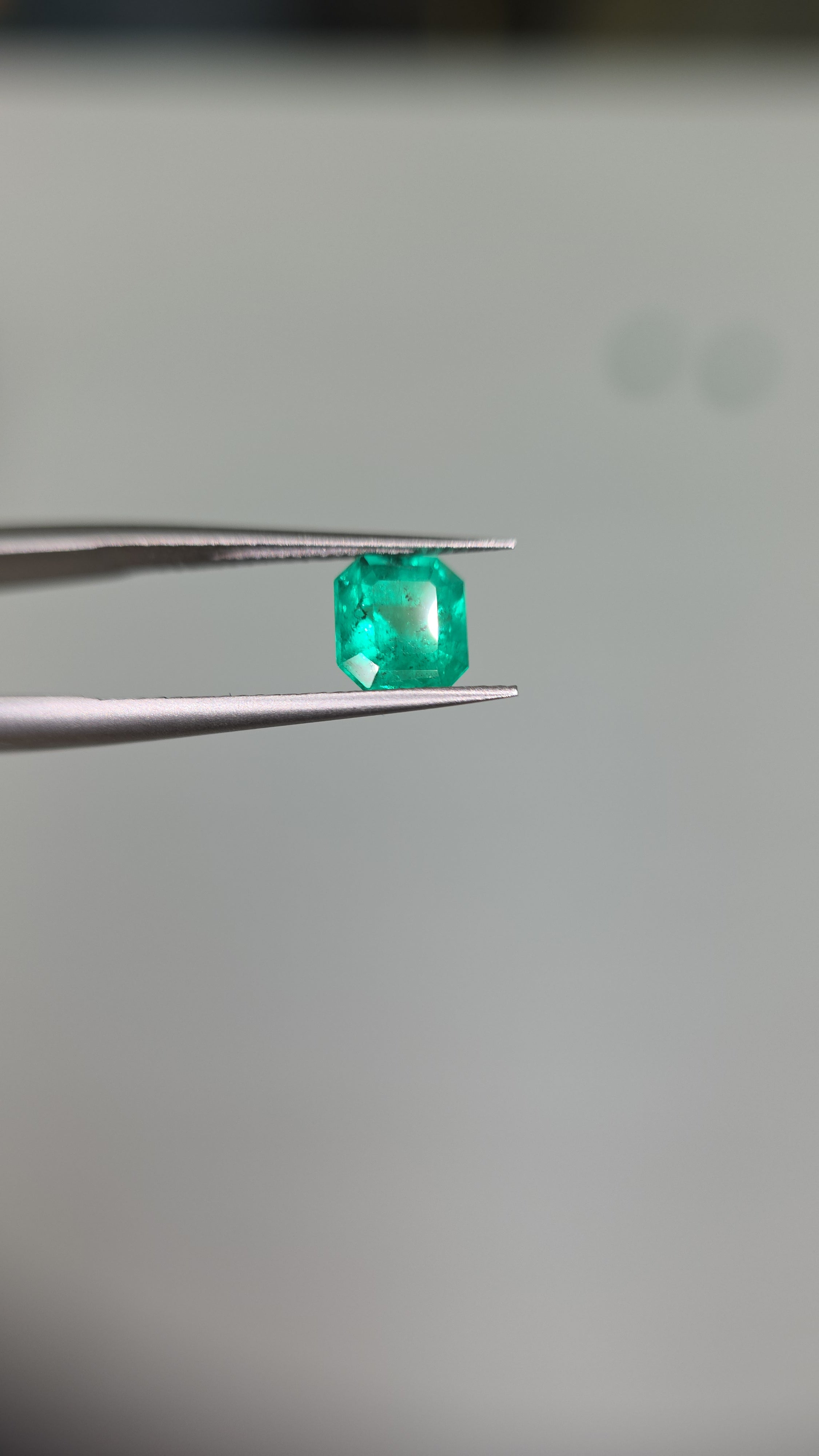 Esmeralda natural  4.57 x 5.91 x 2.71mm