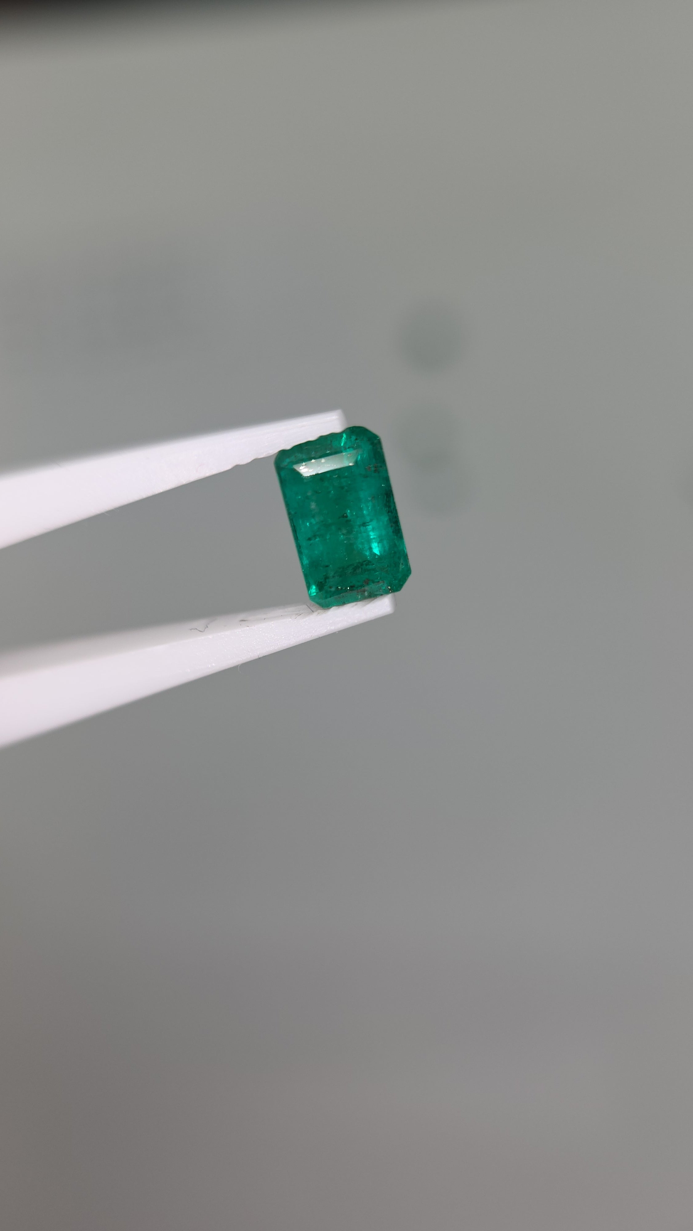 Esmeralda natural 5.06 x 7.99x 3.79mm/corte rectangular