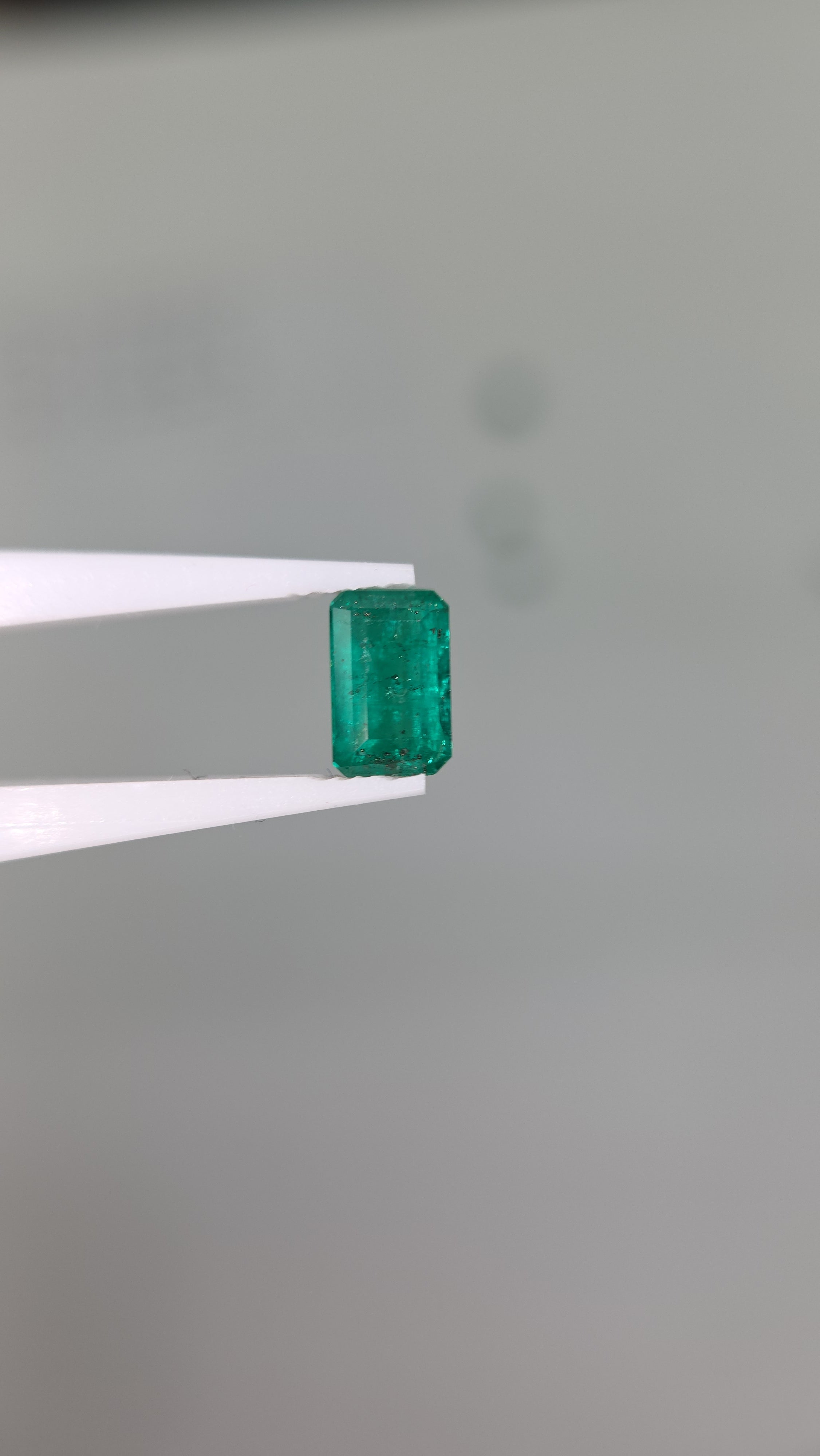Esmeralda natural 5.06 x 7.99x 3.79mm/corte rectangular