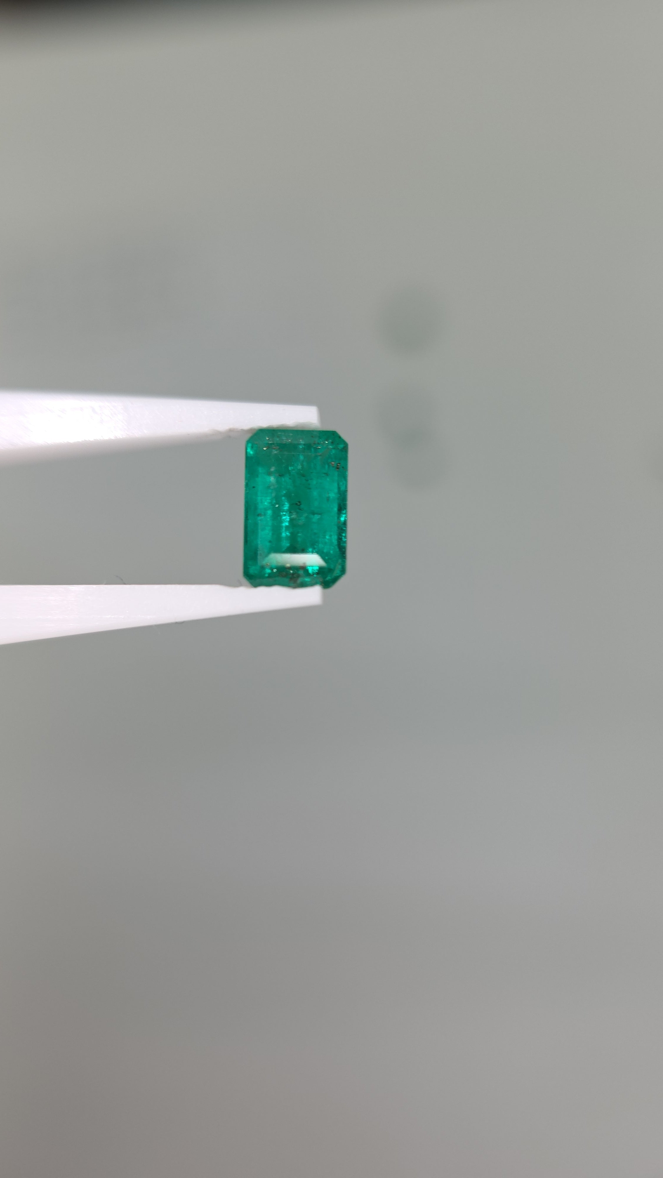 Esmeralda natural 5.06 x 7.99x 3.79mm/corte rectangular