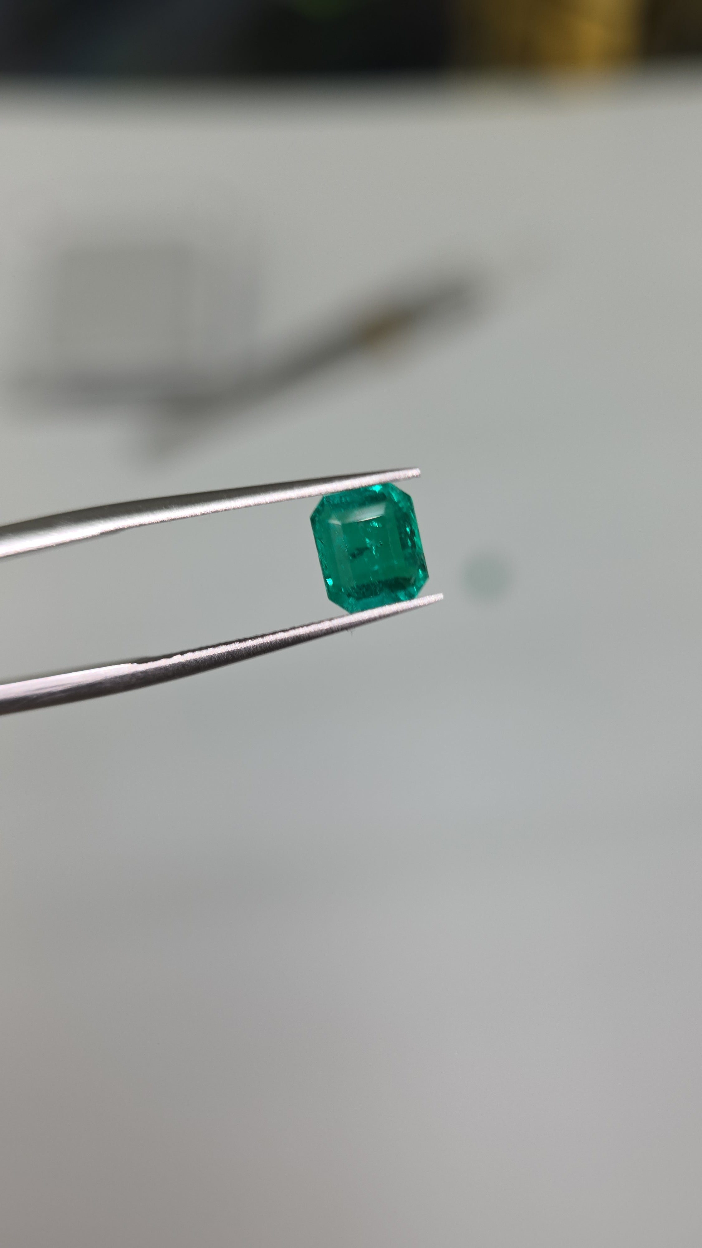 Esmeralda natural 4.06 x 5.60 x 4mm/corte rectangular