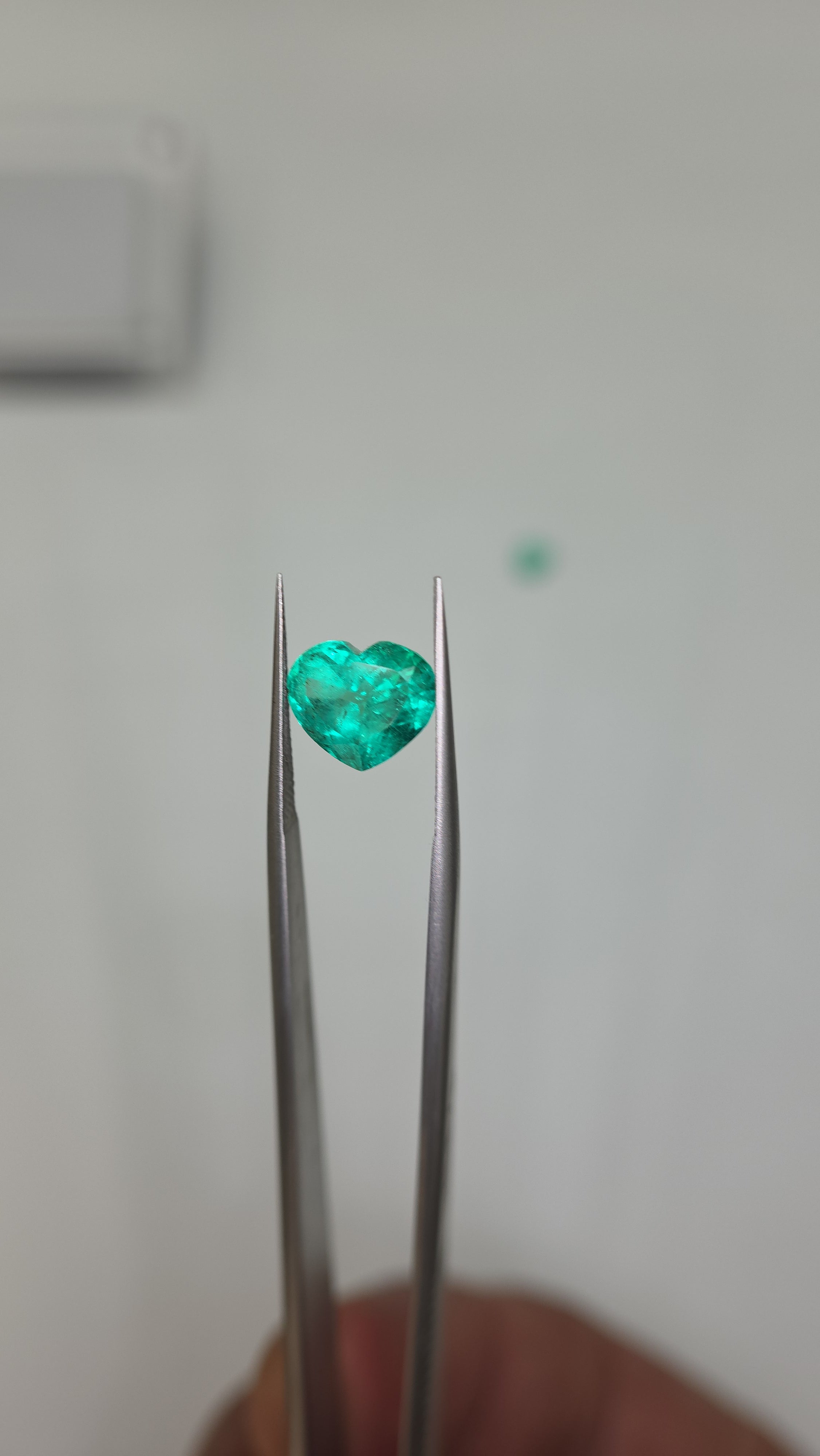 Esmeralda natural 4.75 x 5.66 x 3.20mm
