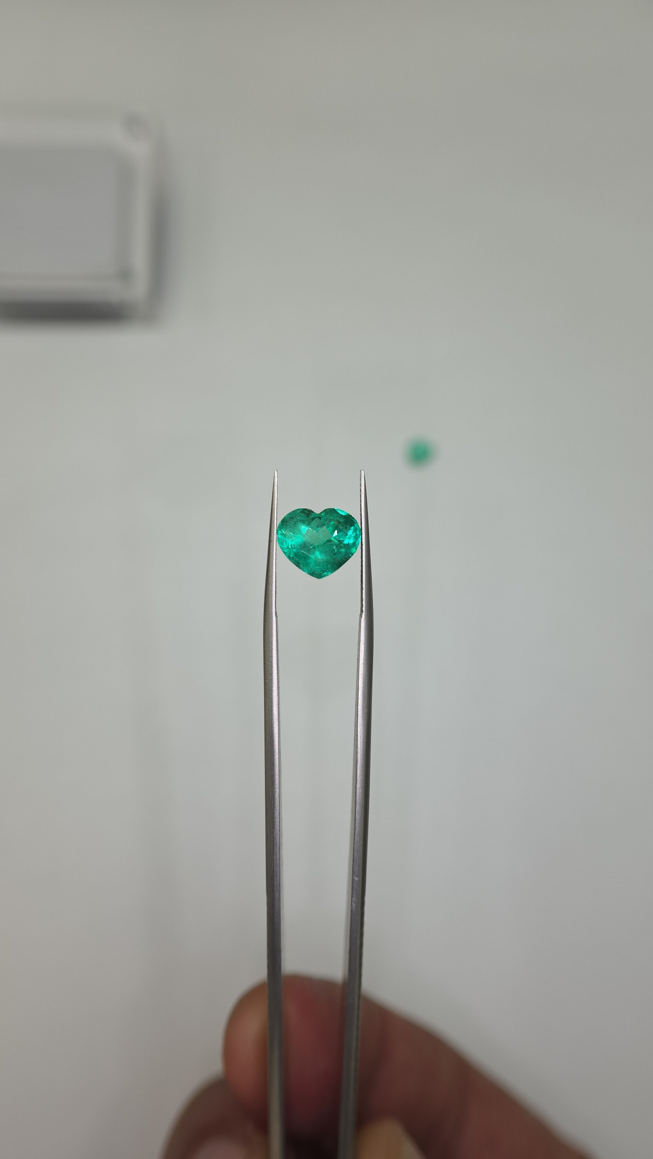 Esmeralda natural 4.75 x 5.66 x 3.20mm