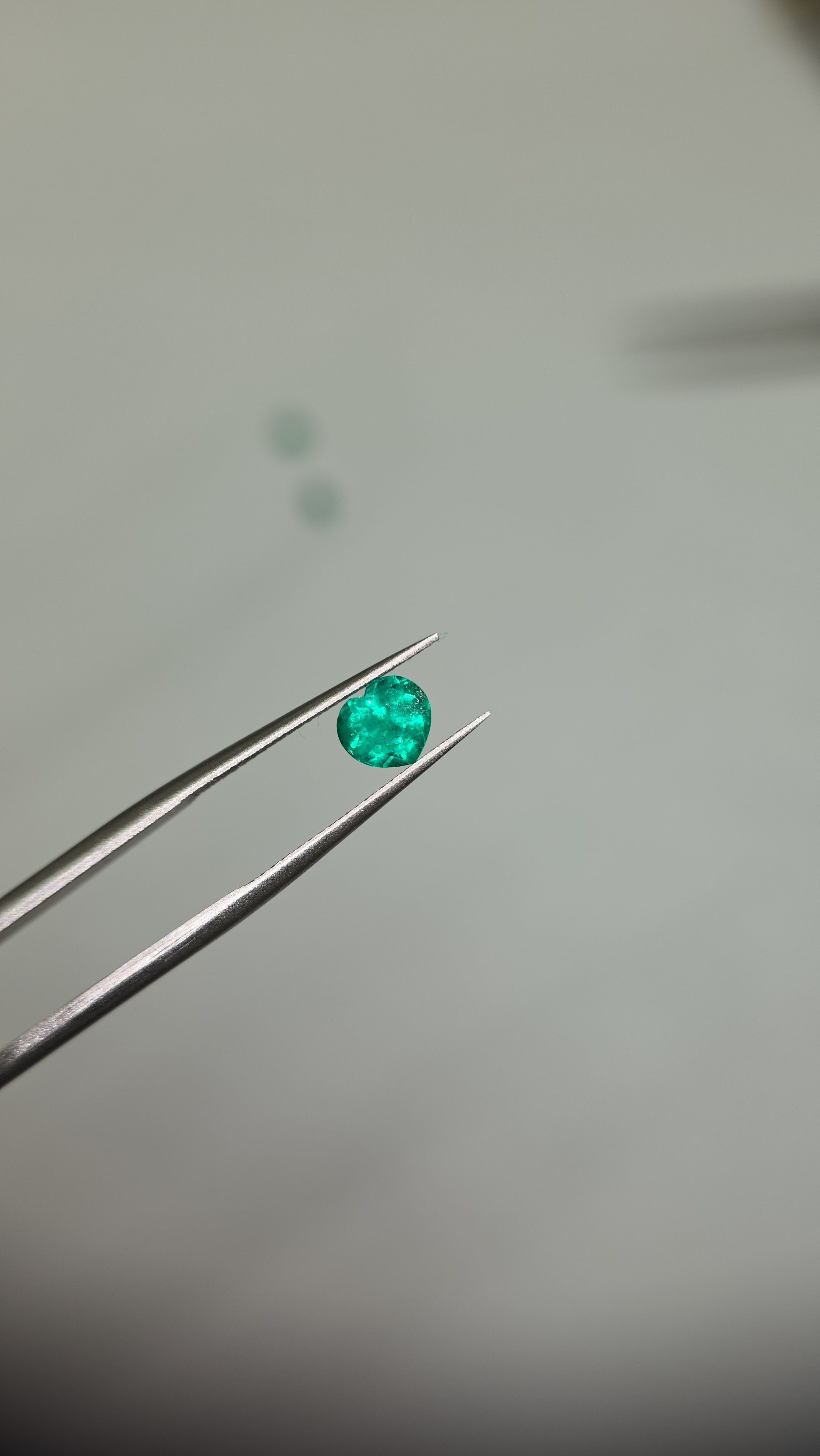 Esmeralda natural 8.74 x 10.24 x 6.60mm/corte corazon