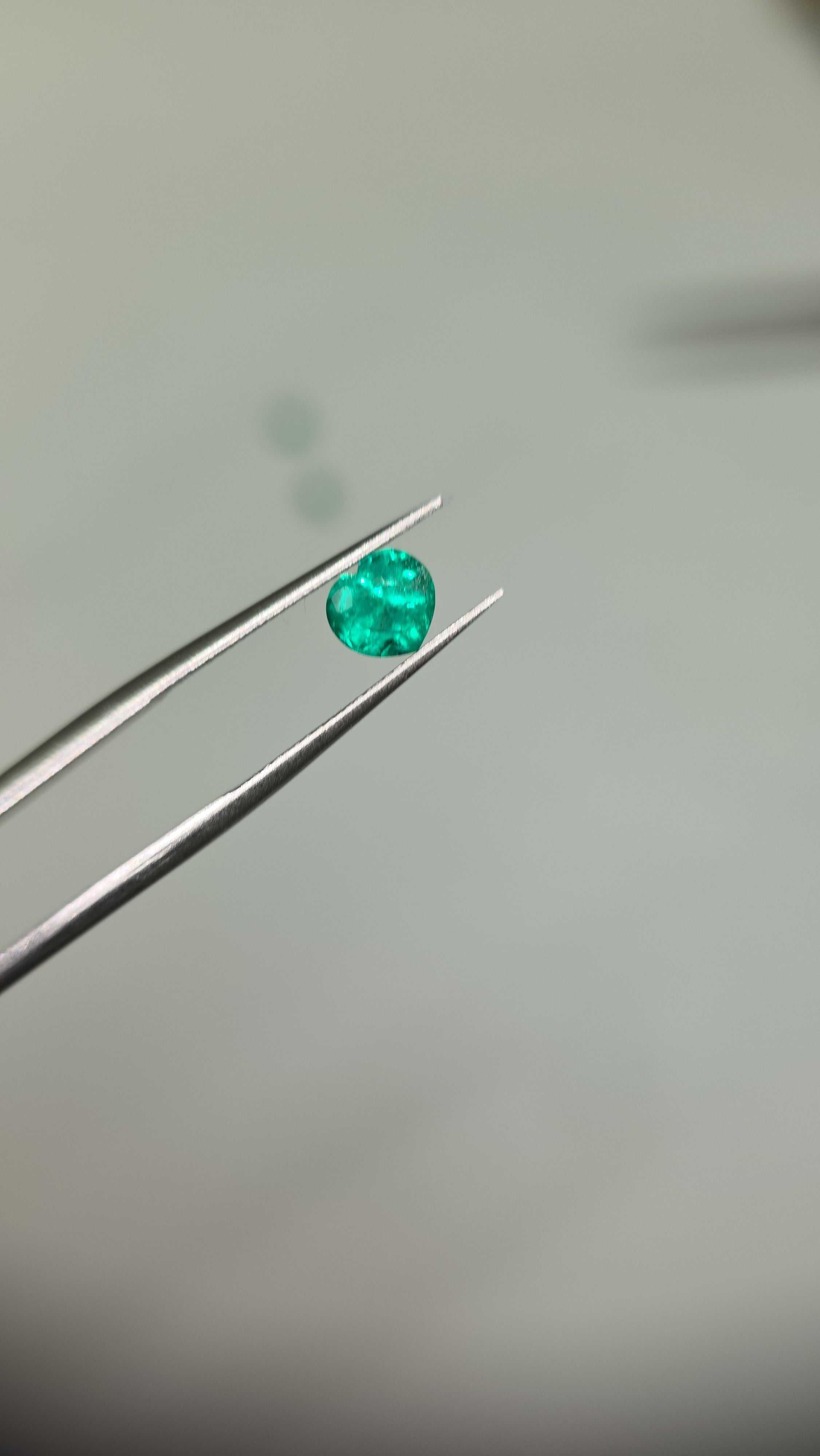 Esmeralda natural 8.74 x 10.24 x 6.60mm/corte corazon
