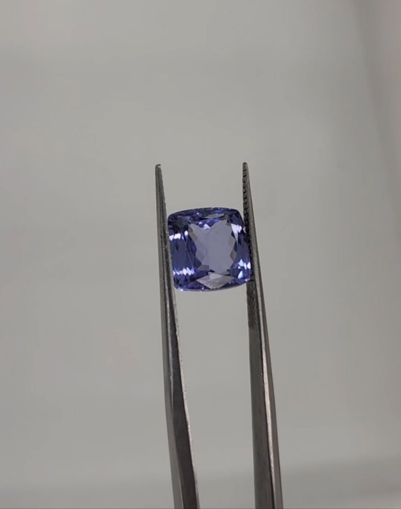 tanzanita natural 9.4 x 9.6 mm