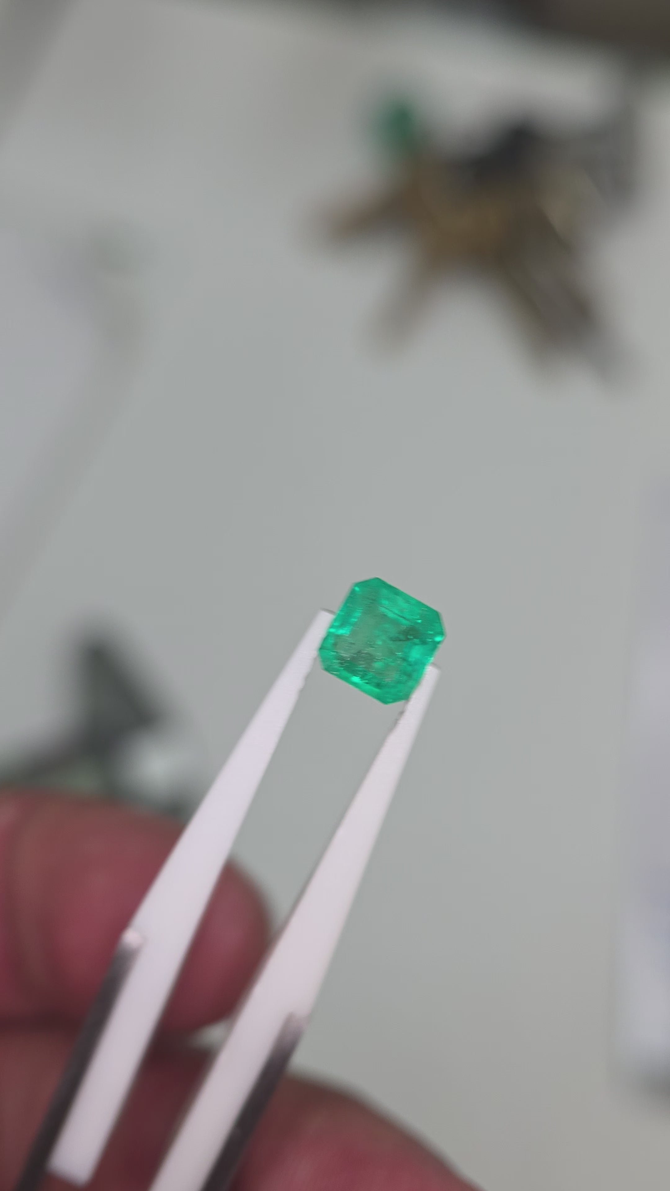 Esmeralda natural 6.56 x 6.42 x 3.68mm /corte cuadrado