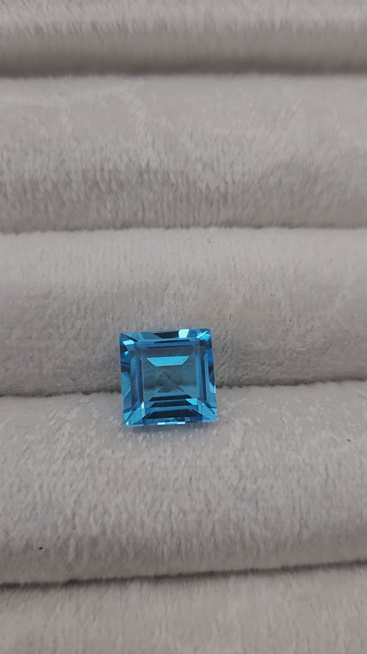 Topacio swiss natural 10x10mm