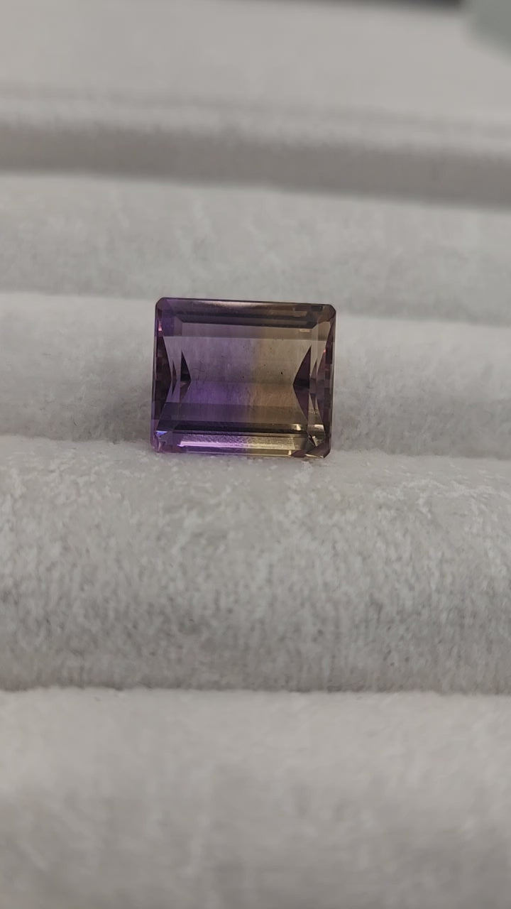 Ametrino Natural 14.11 × 12.14 mm / Corte rectangular