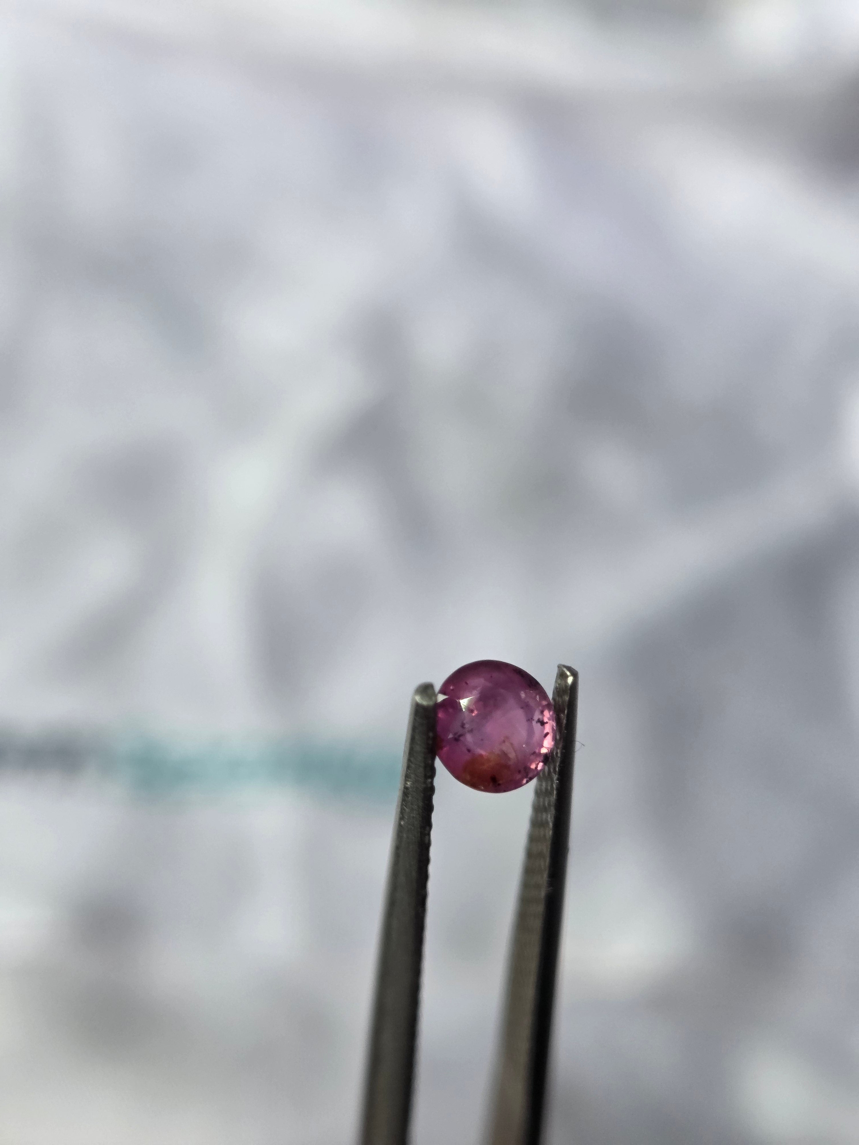 Zafiro natural 0.68 ct (4.85 × 3.69 mm) | Color rosa