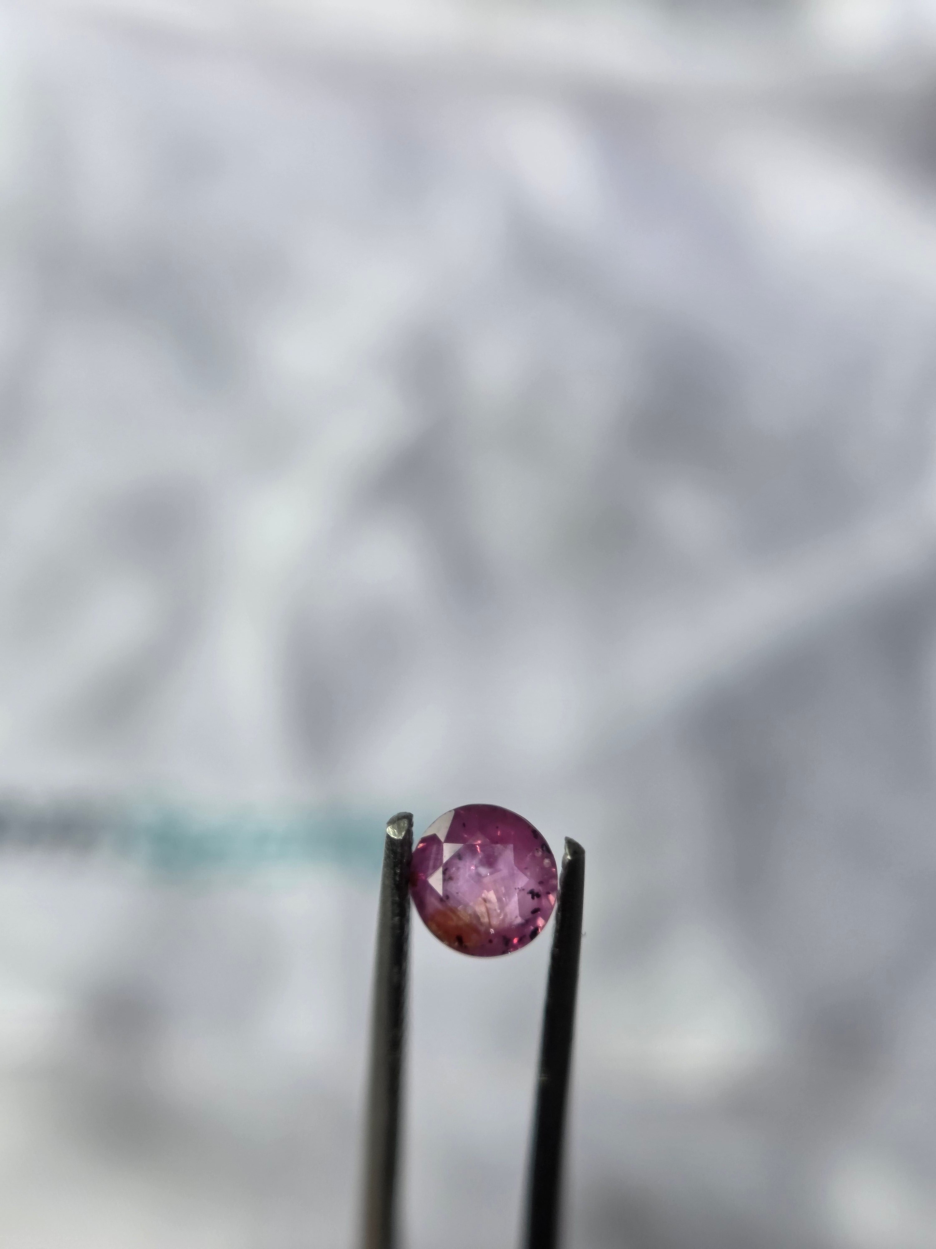 Zafiro natural 0.68 ct (4.85 × 3.69 mm) | Color rosa