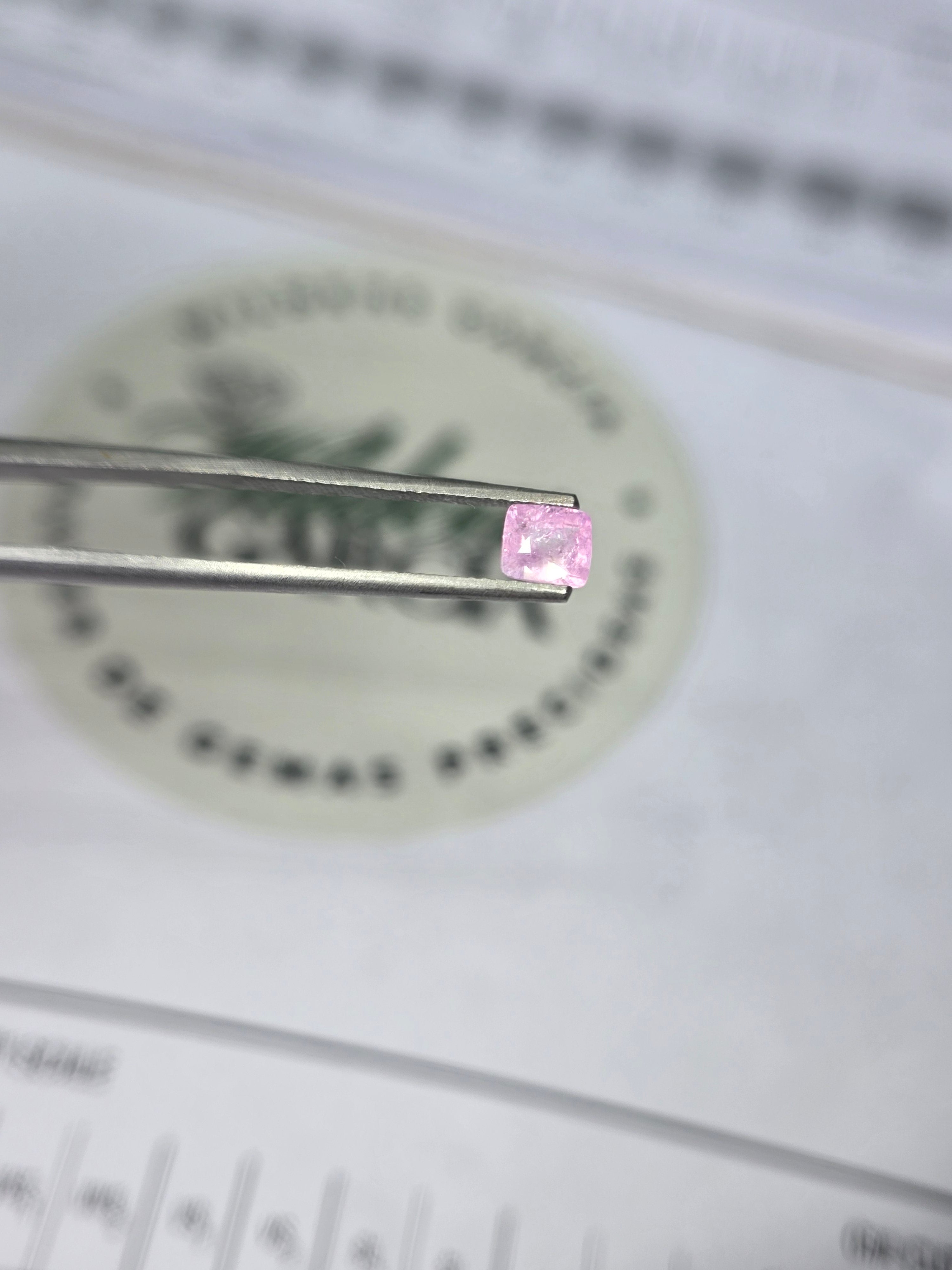 Zafiro natural 0.67 ct (5.12 × 4.56 mm) | Color palo rosa