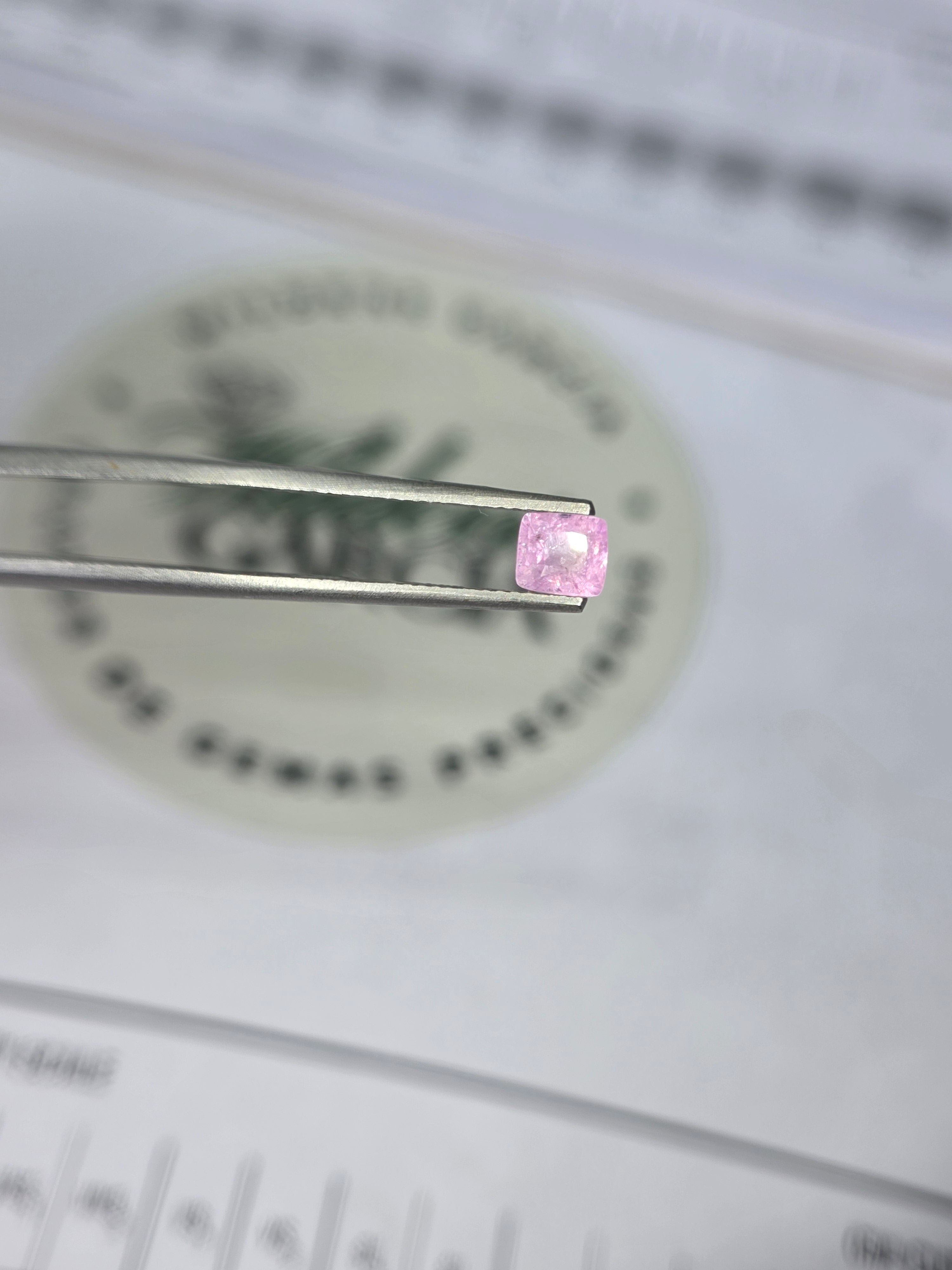 Zafiro natural 0.67 ct (5.12 × 4.56 mm) | Color palo rosa
