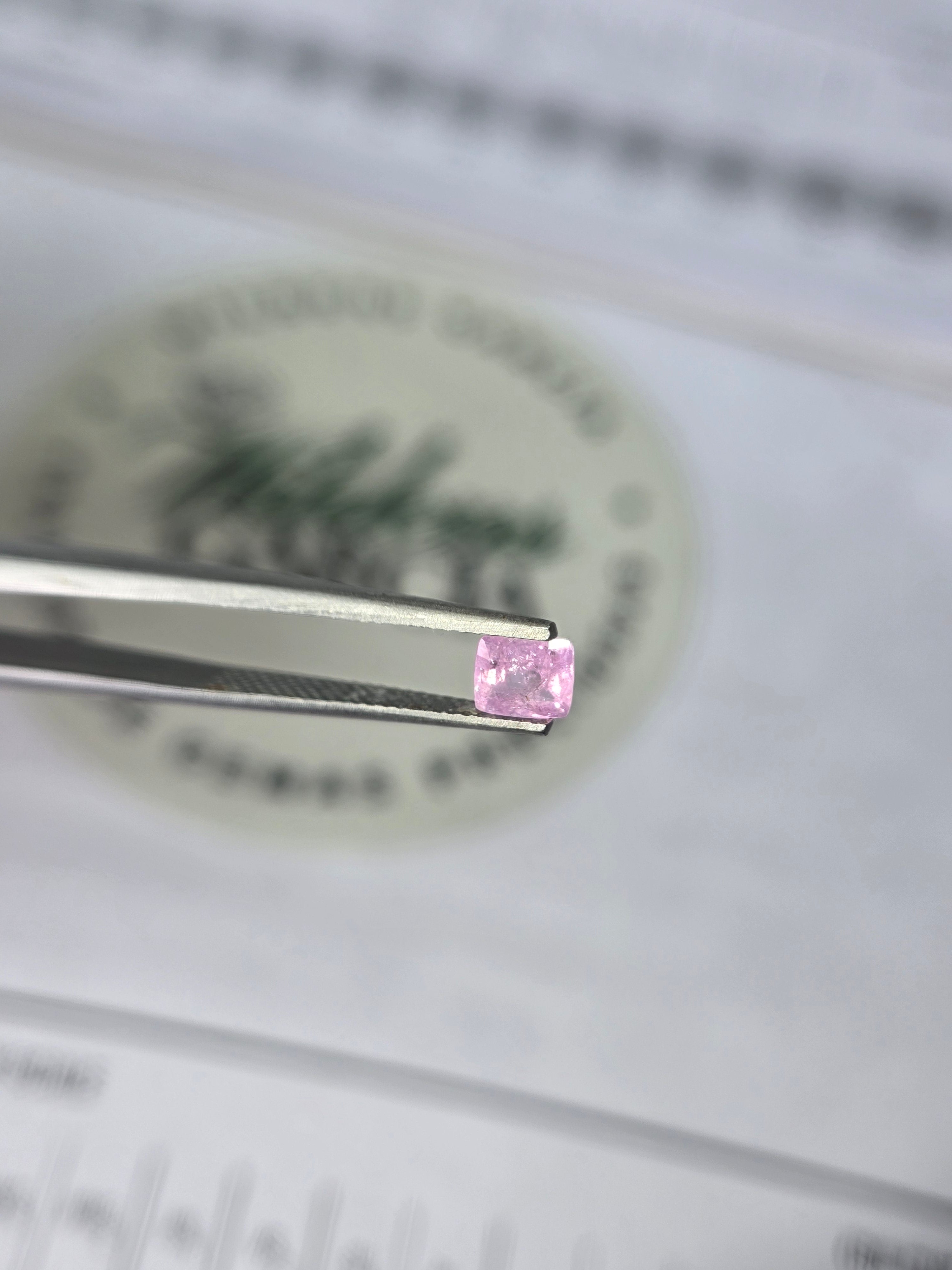 Zafiro natural 0.67 ct (5.12 × 4.56 mm) | Color palo rosa