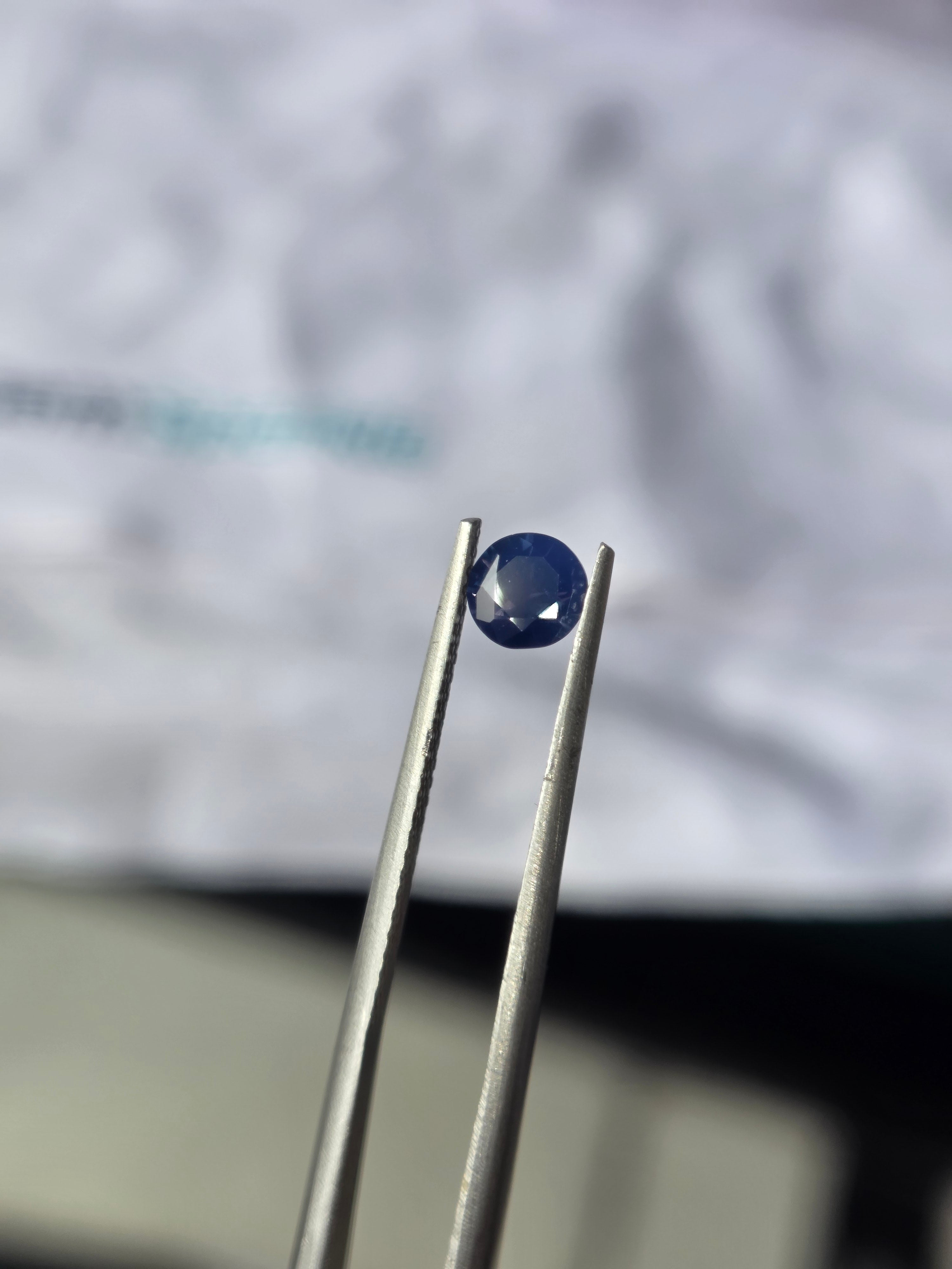 Zafiro natural 0.50 ct (4.86 × 2.89 mm) | Color azul rey