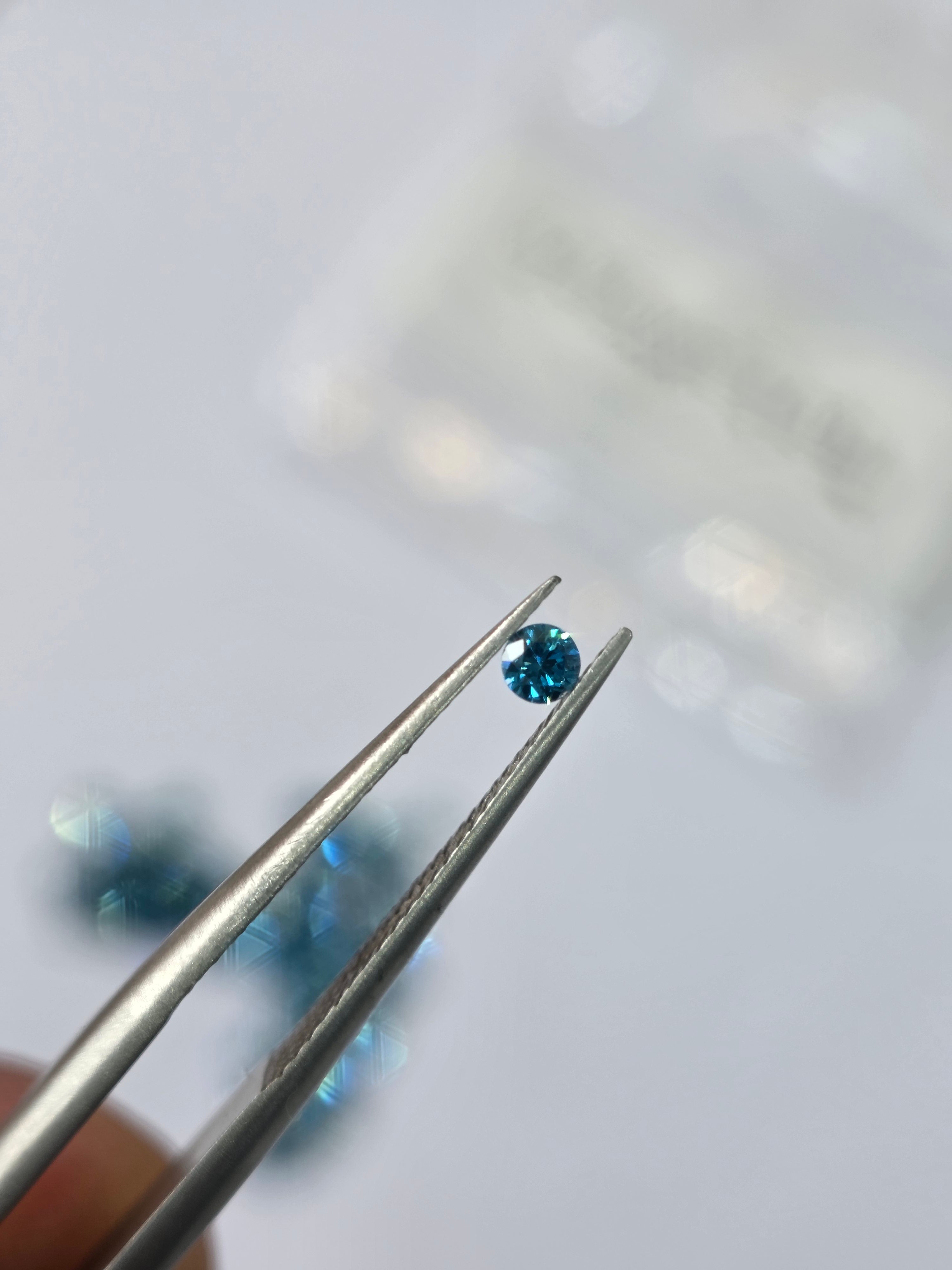 Diamante natural 0.005 ct (0.90–0.94 mm) | Color azul | Tratado