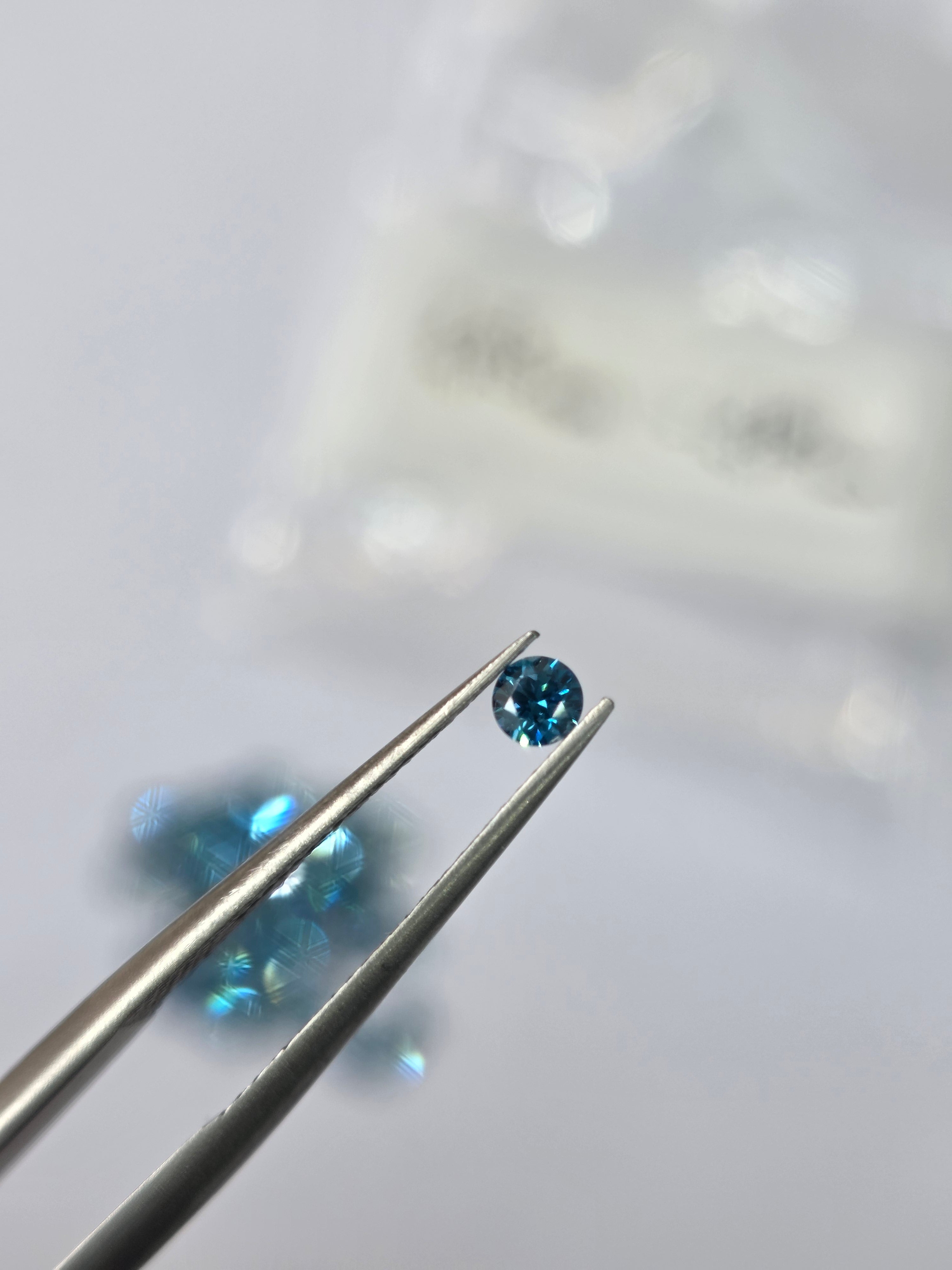 Diamante natural 0.08 ct (2.75–2.70 mm) | Color azul | Tratado