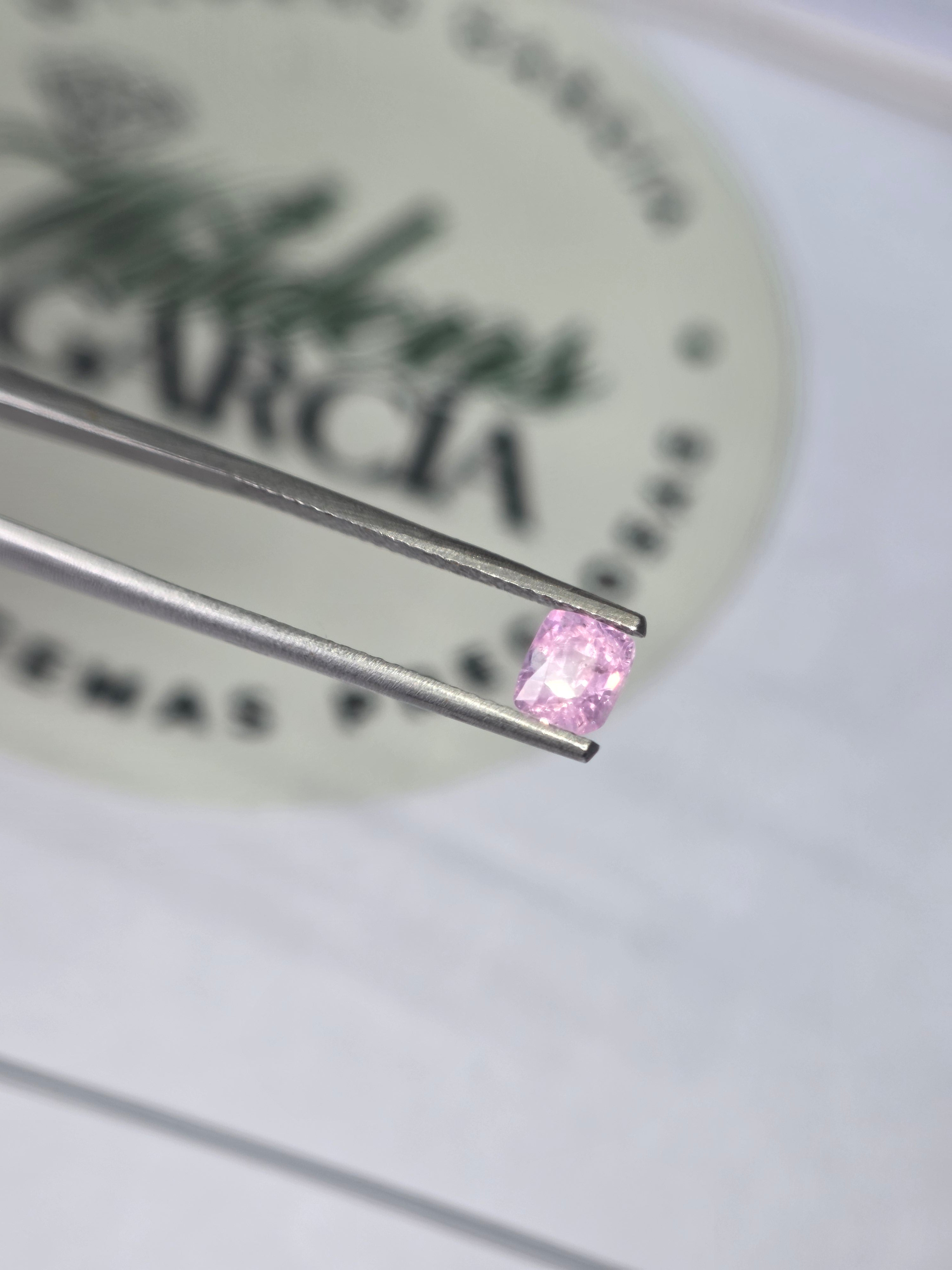 Zafiro natural 0.72 ct (5.03 × 4.30 mm) | Color rosa blush