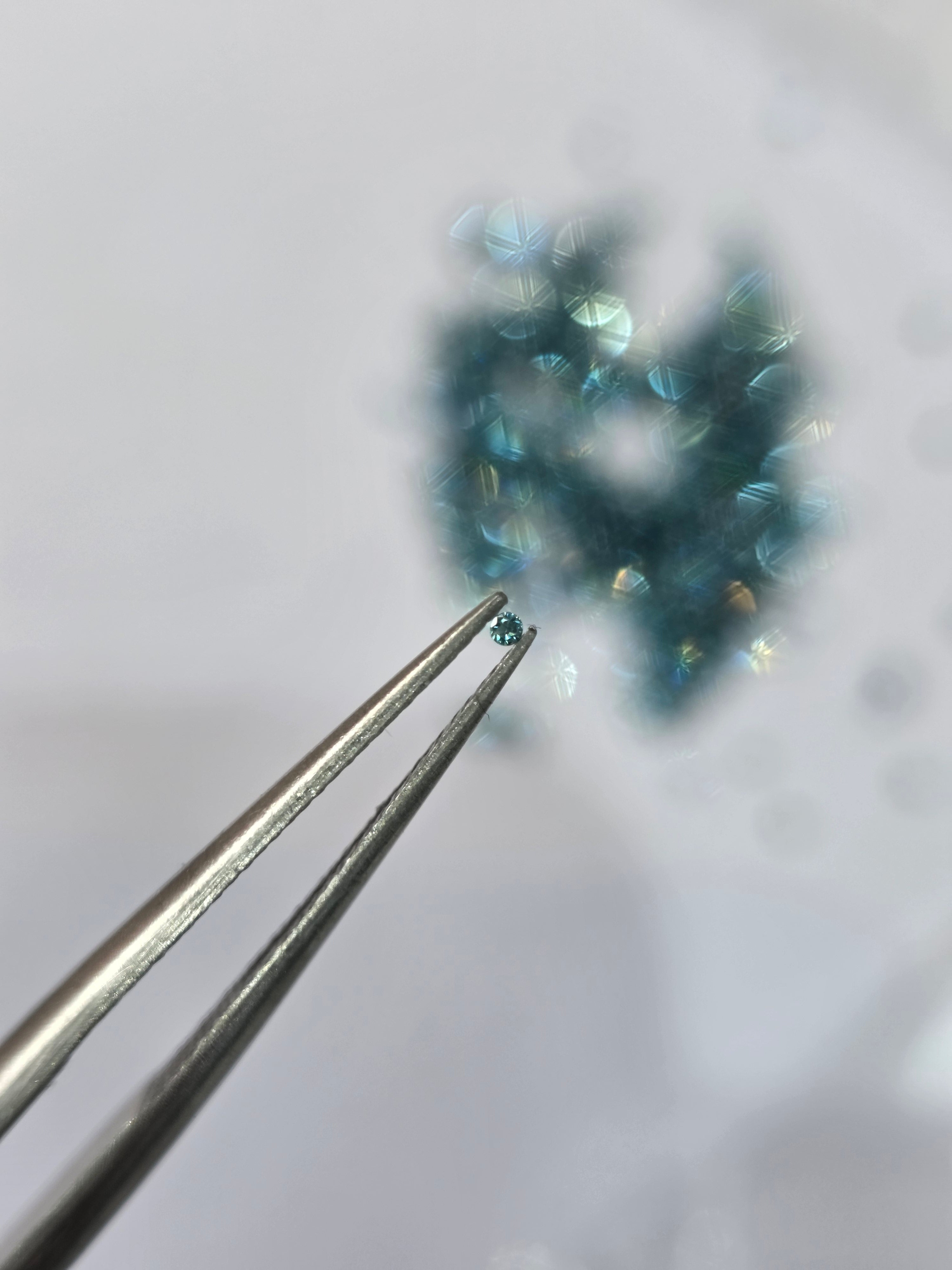 Diamante natural 0.020 ct aprox. (1.65–1.69 mm) | Color azul | Tratado