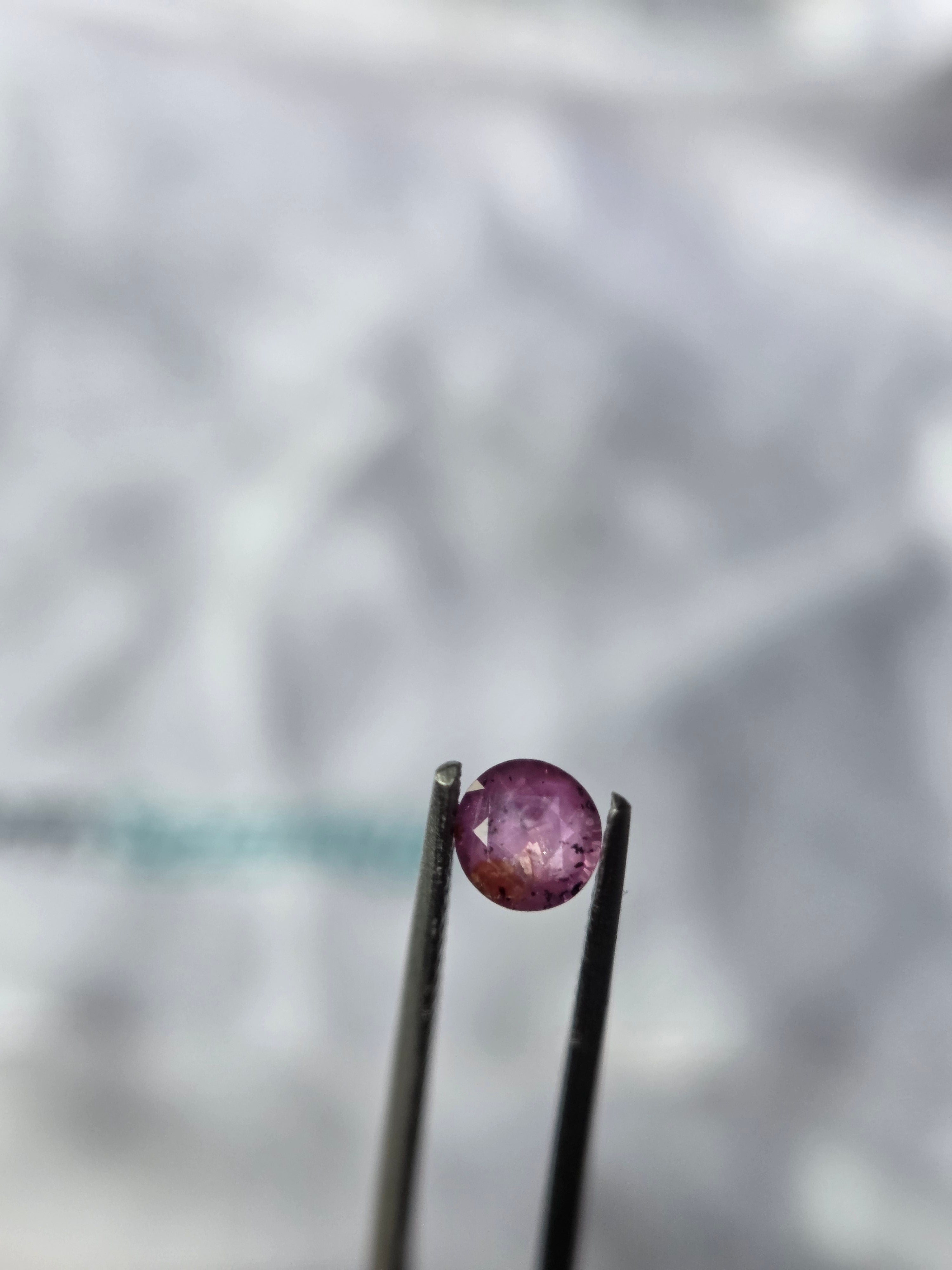 Zafiro natural 0.68 ct (4.85 × 3.69 mm) | Color rosa
