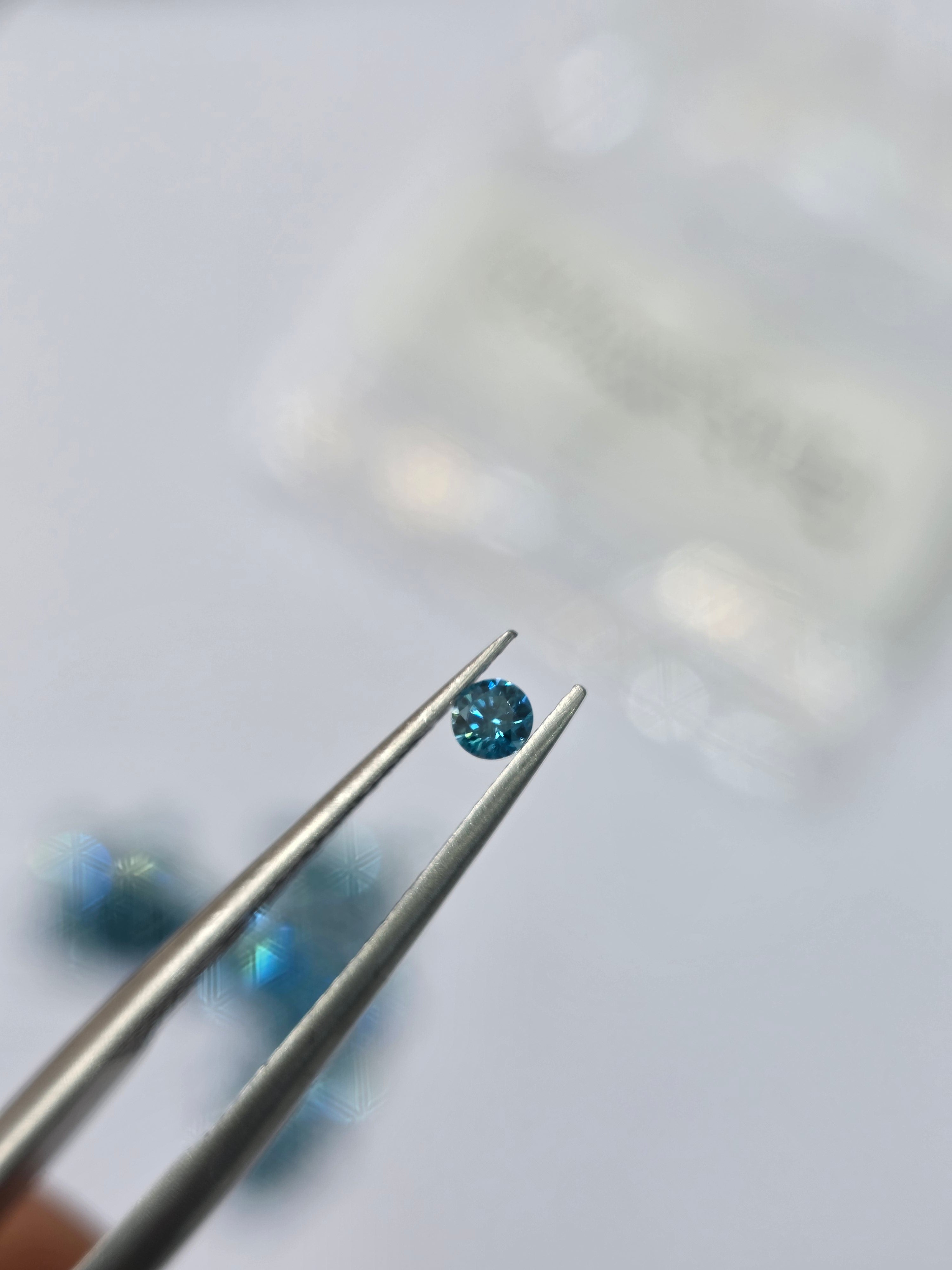 Diamante natural 0.005 ct (0.90–0.94 mm) | Color azul | Tratado