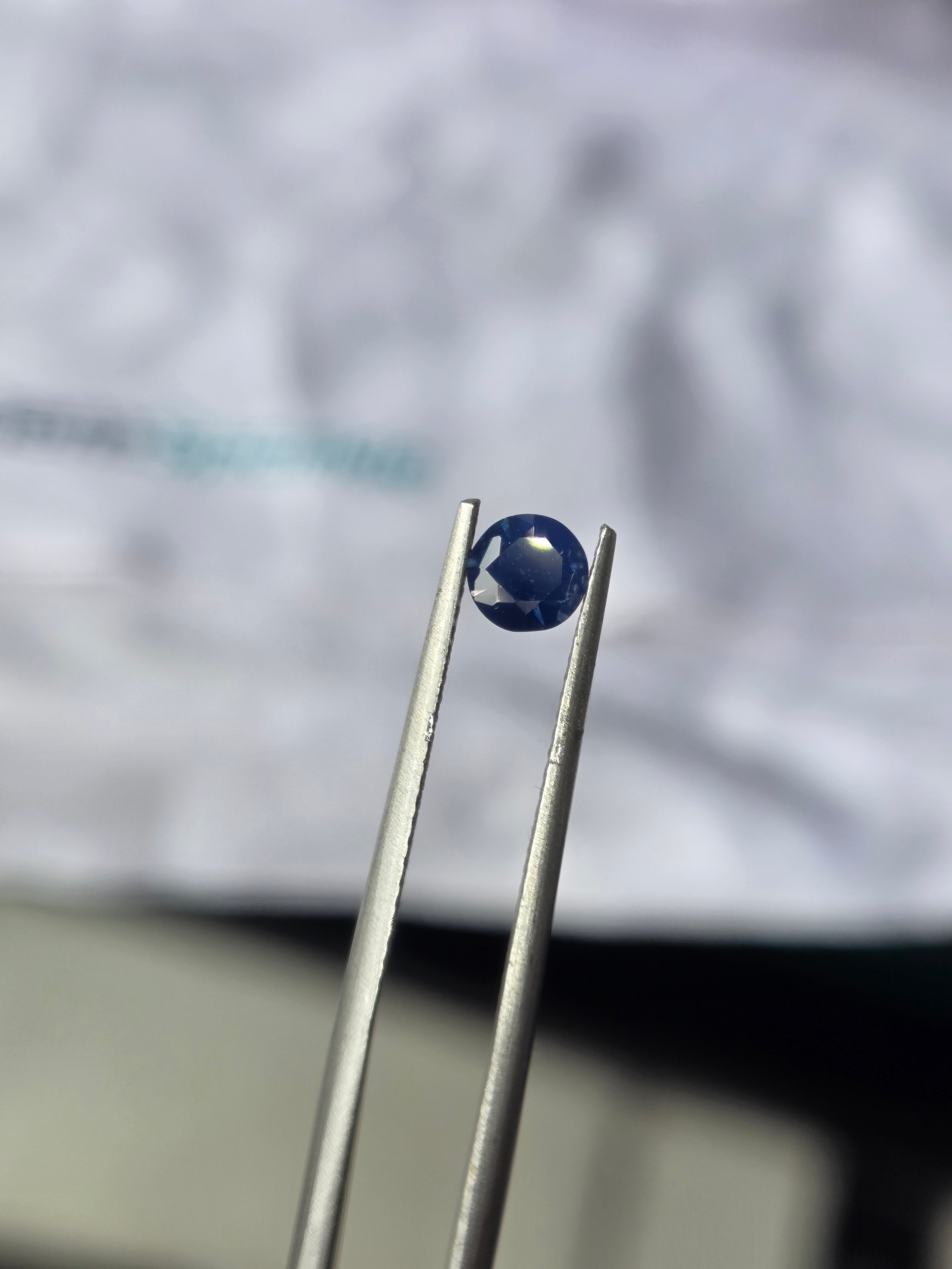 Zafiro natural 0.50 ct (4.86 × 2.89 mm) | Color azul rey