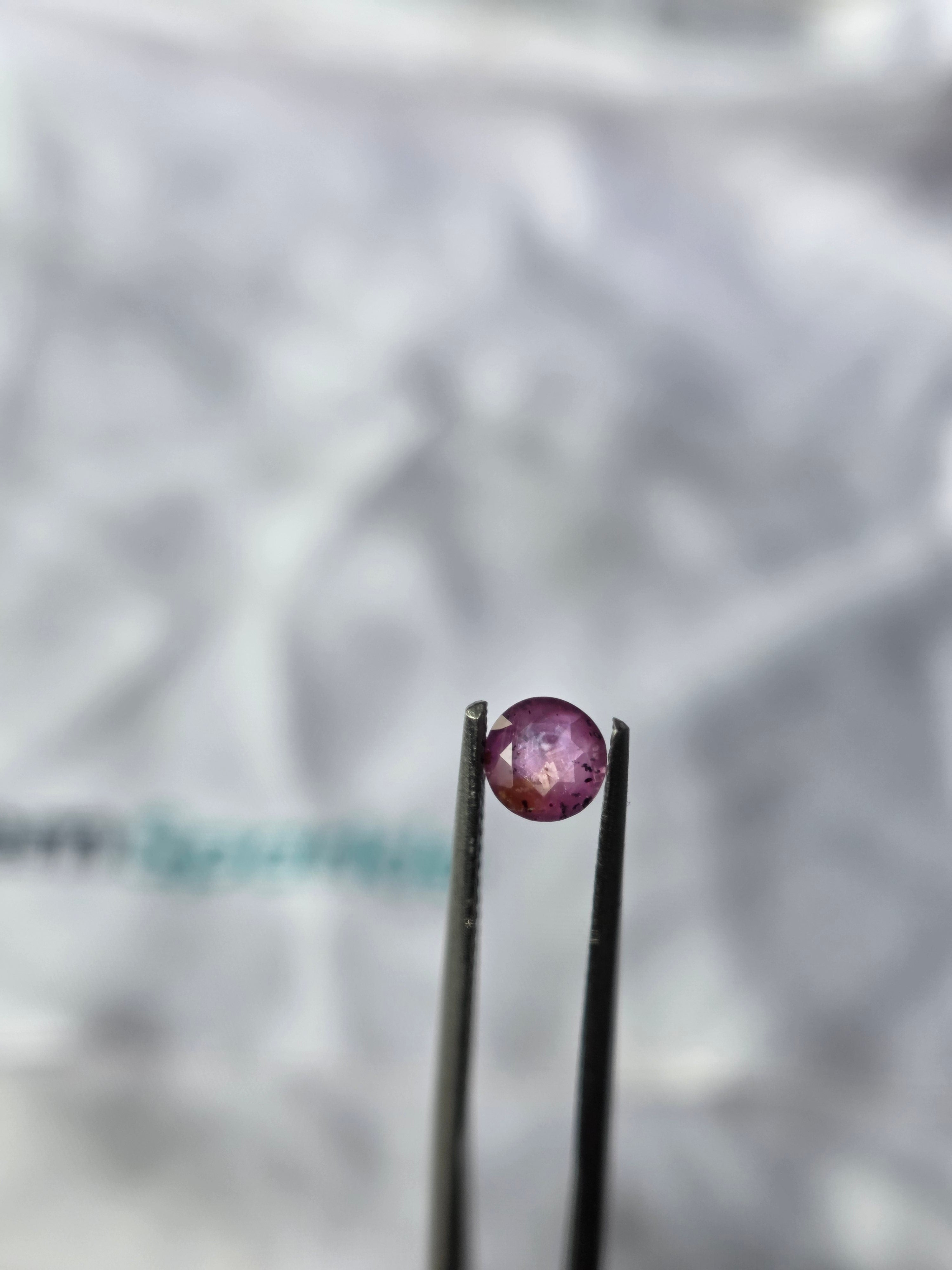 Zafiro natural 0.68 ct (4.85 × 3.69 mm) | Color rosa