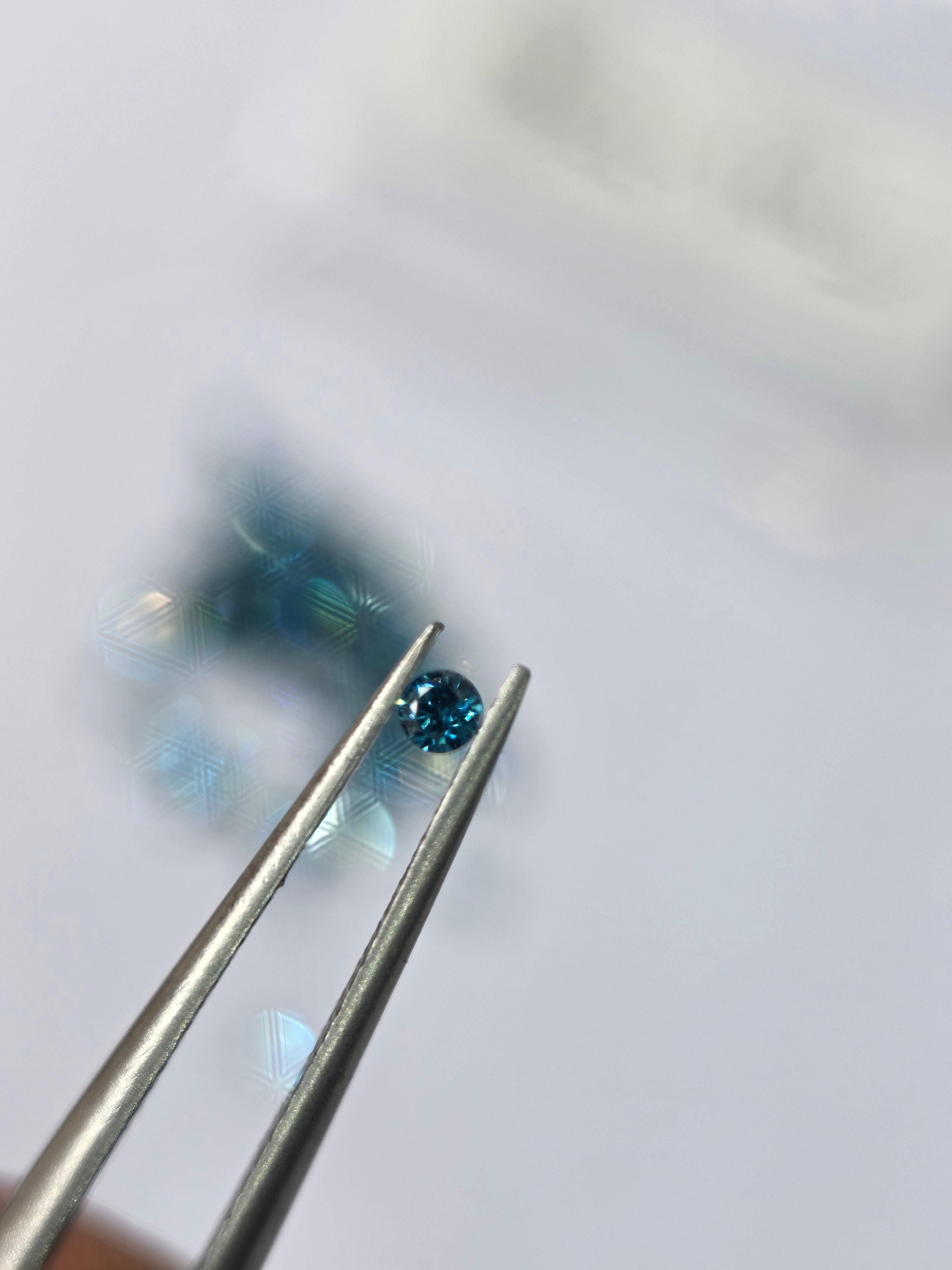 Diamante natural 0.032 ct aprox. (1.90–1.94 mm) | Color azul | Tratado