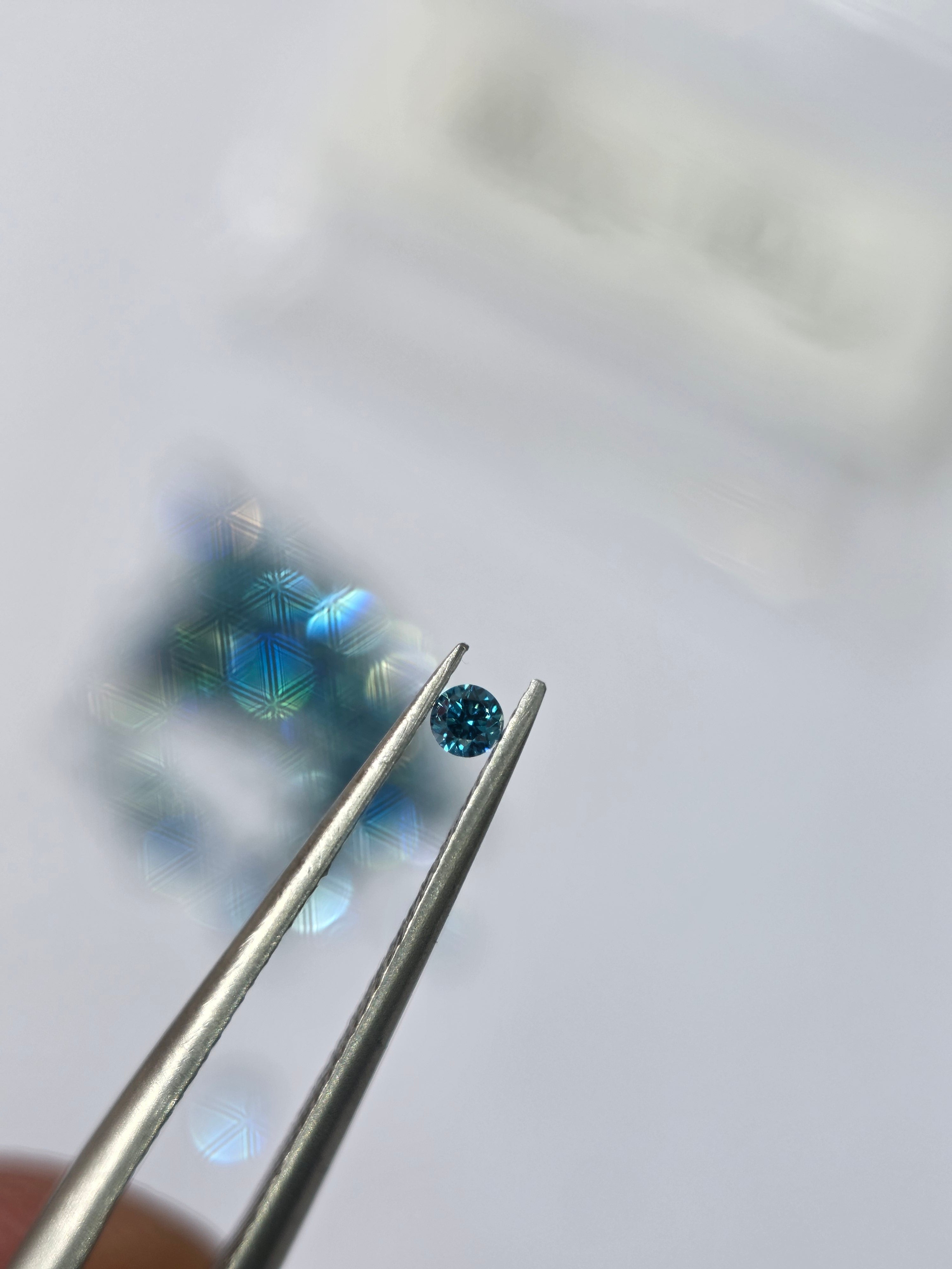 Diamante natural 0.032 ct aprox. (1.90–1.94 mm) | Color azul | Tratado